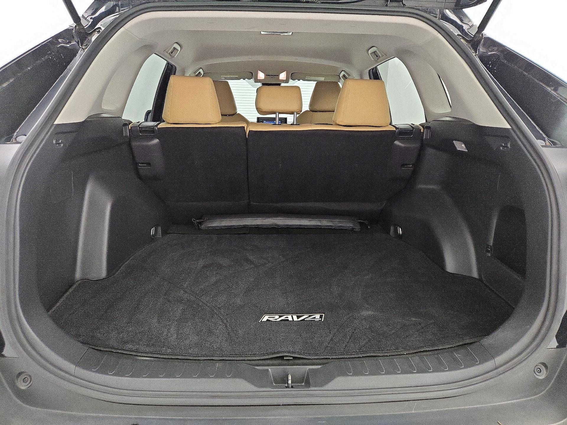 Thumbnail: 2019 Toyota RAV4 - 20