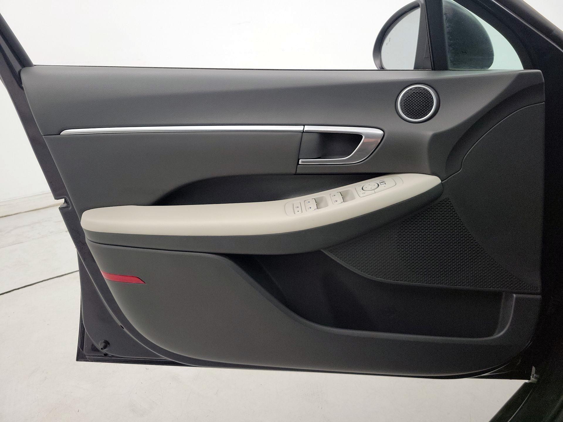 Thumbnail: 2023 Hyundai Sonata - 12