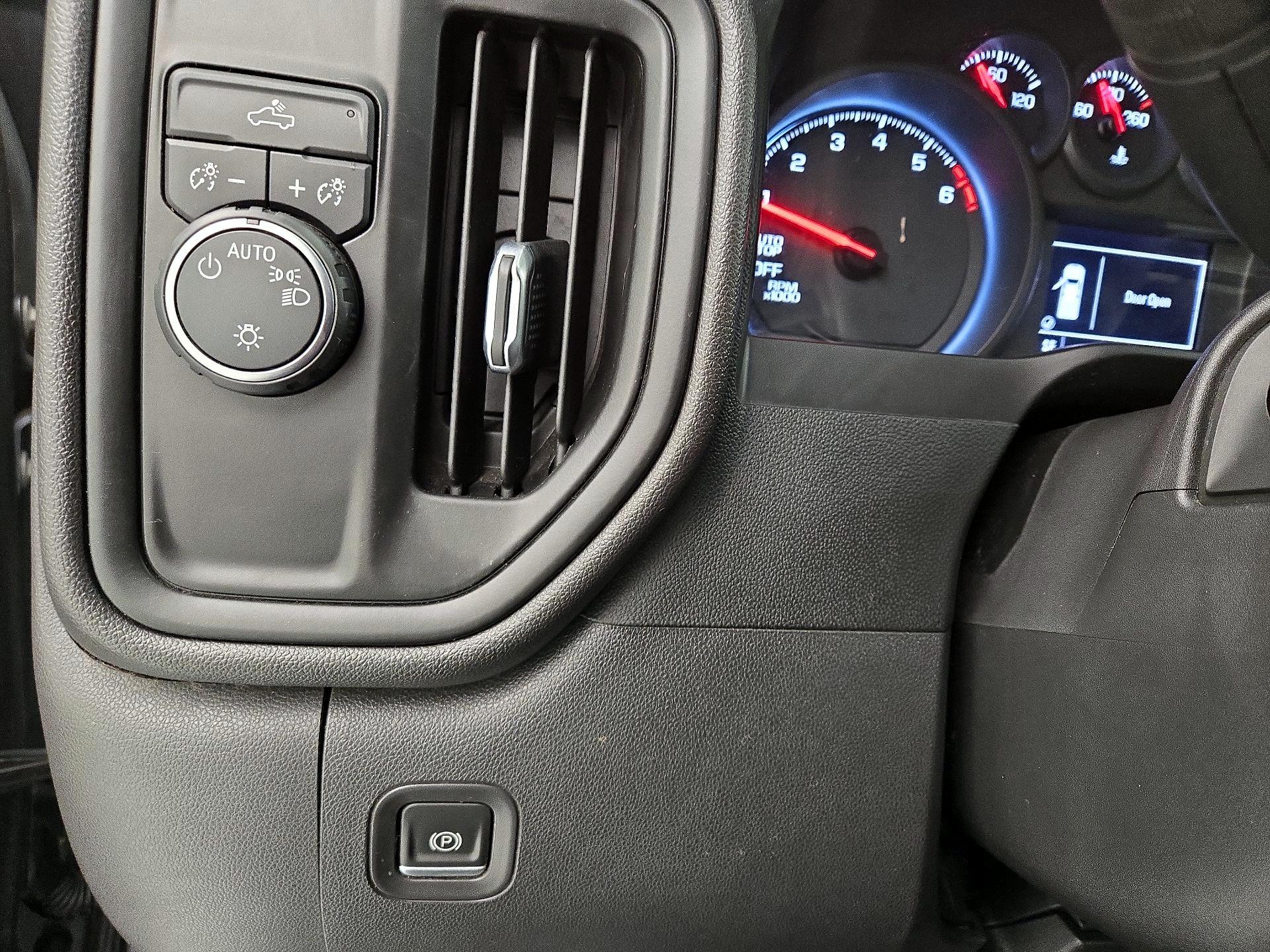 Thumbnail: 2021 Chevrolet Silverado 1500 - 13