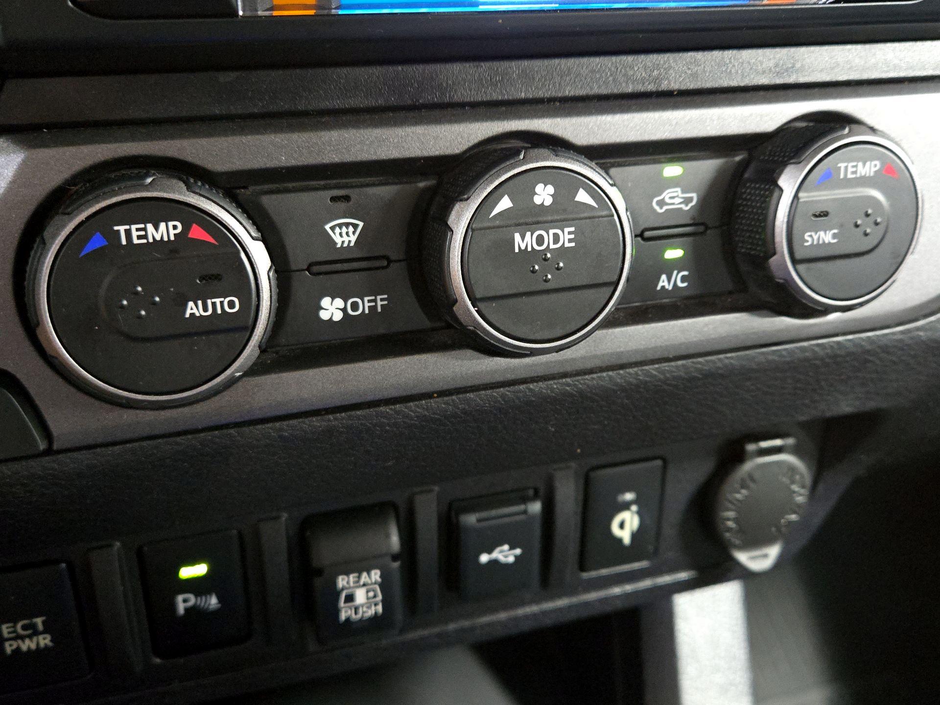 Thumbnail: 2021 Toyota Tacoma - 17