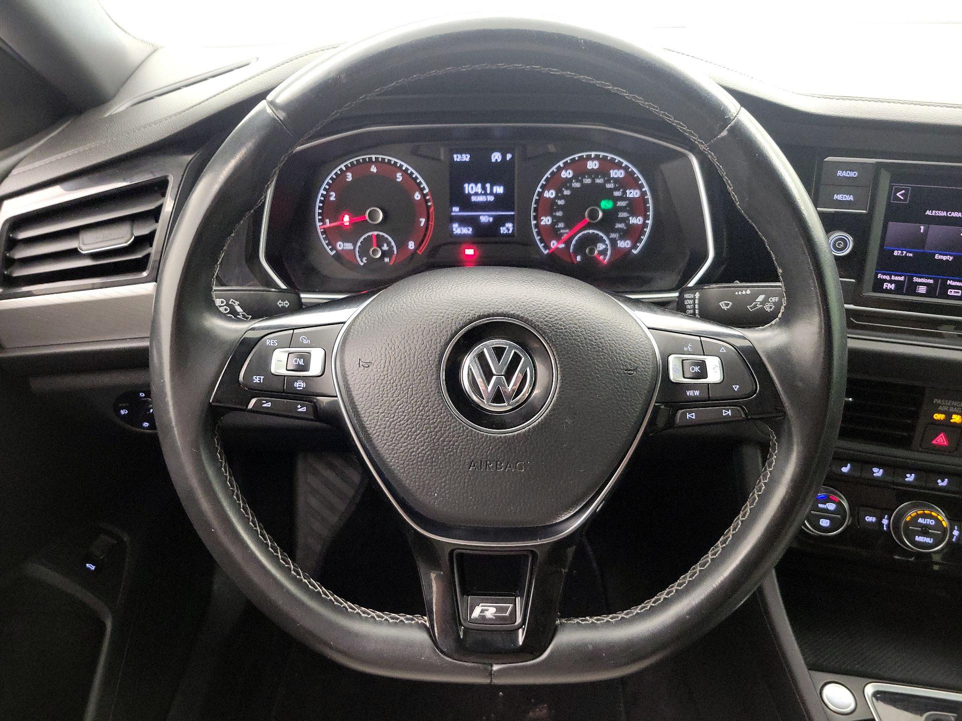 Thumbnail: 2019 Volkswagen Jetta - 10