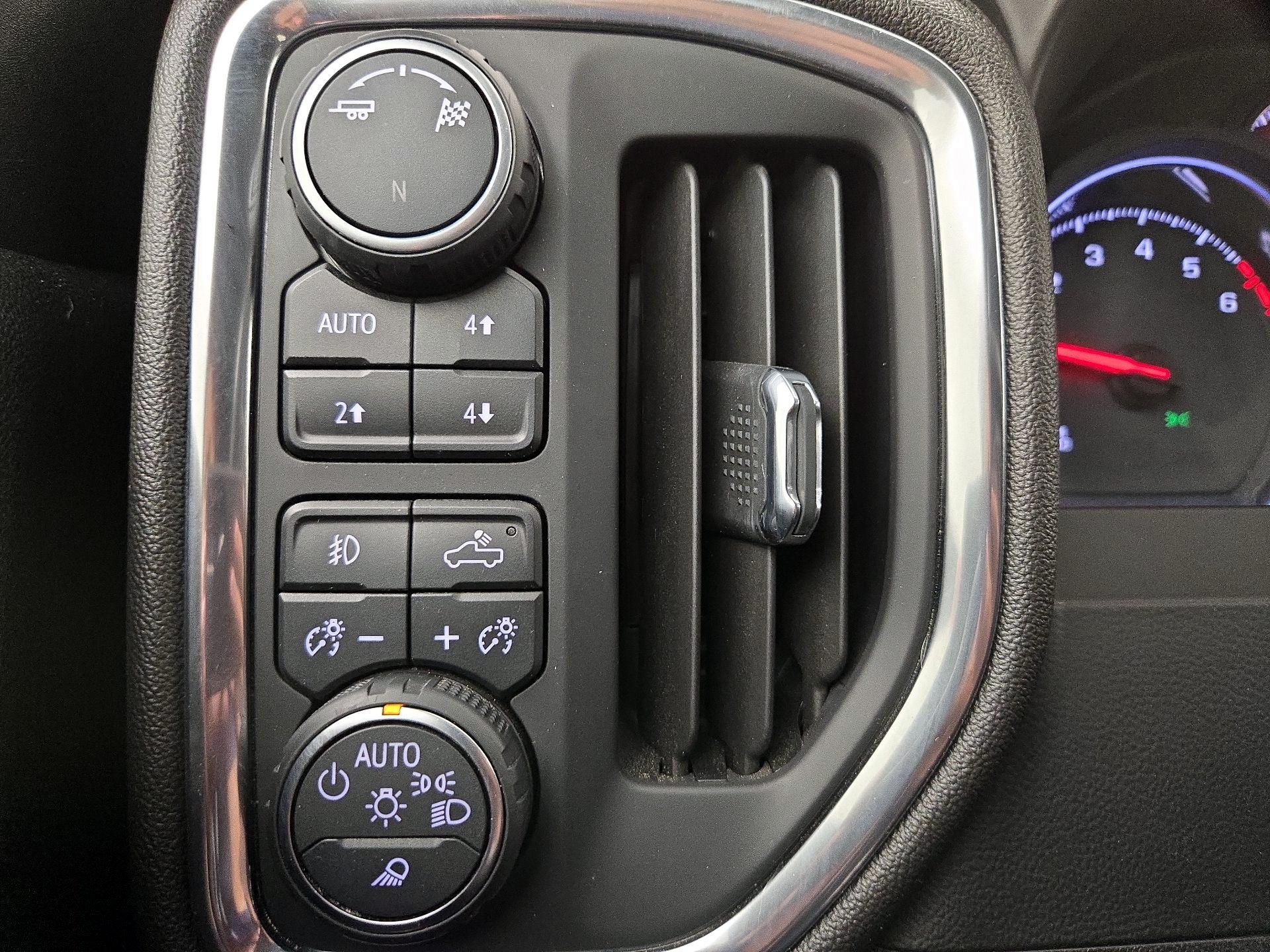 Thumbnail: 2019 Chevrolet Silverado 1500 - 13