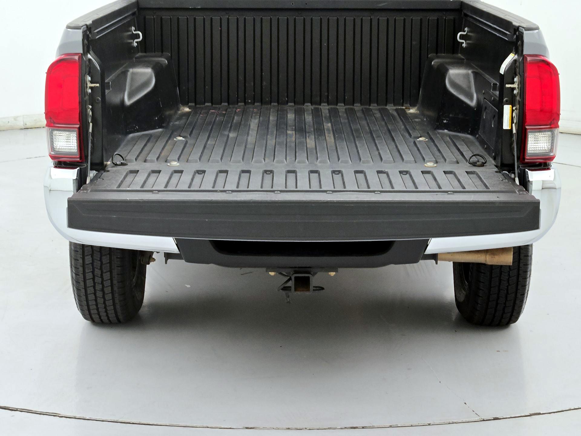 Thumbnail: 2020 Toyota Tacoma - 20