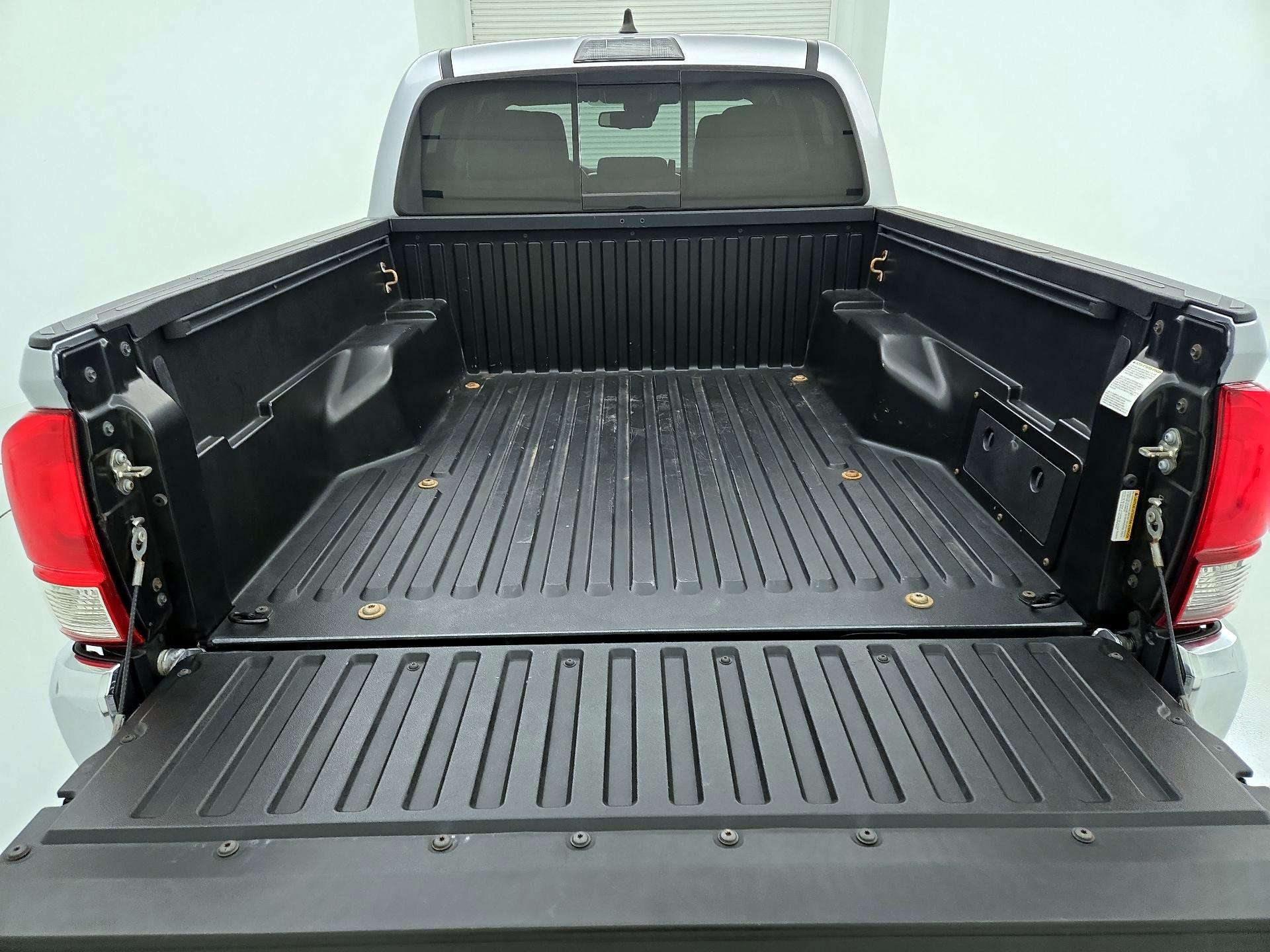 Thumbnail: 2020 Toyota Tacoma - 20