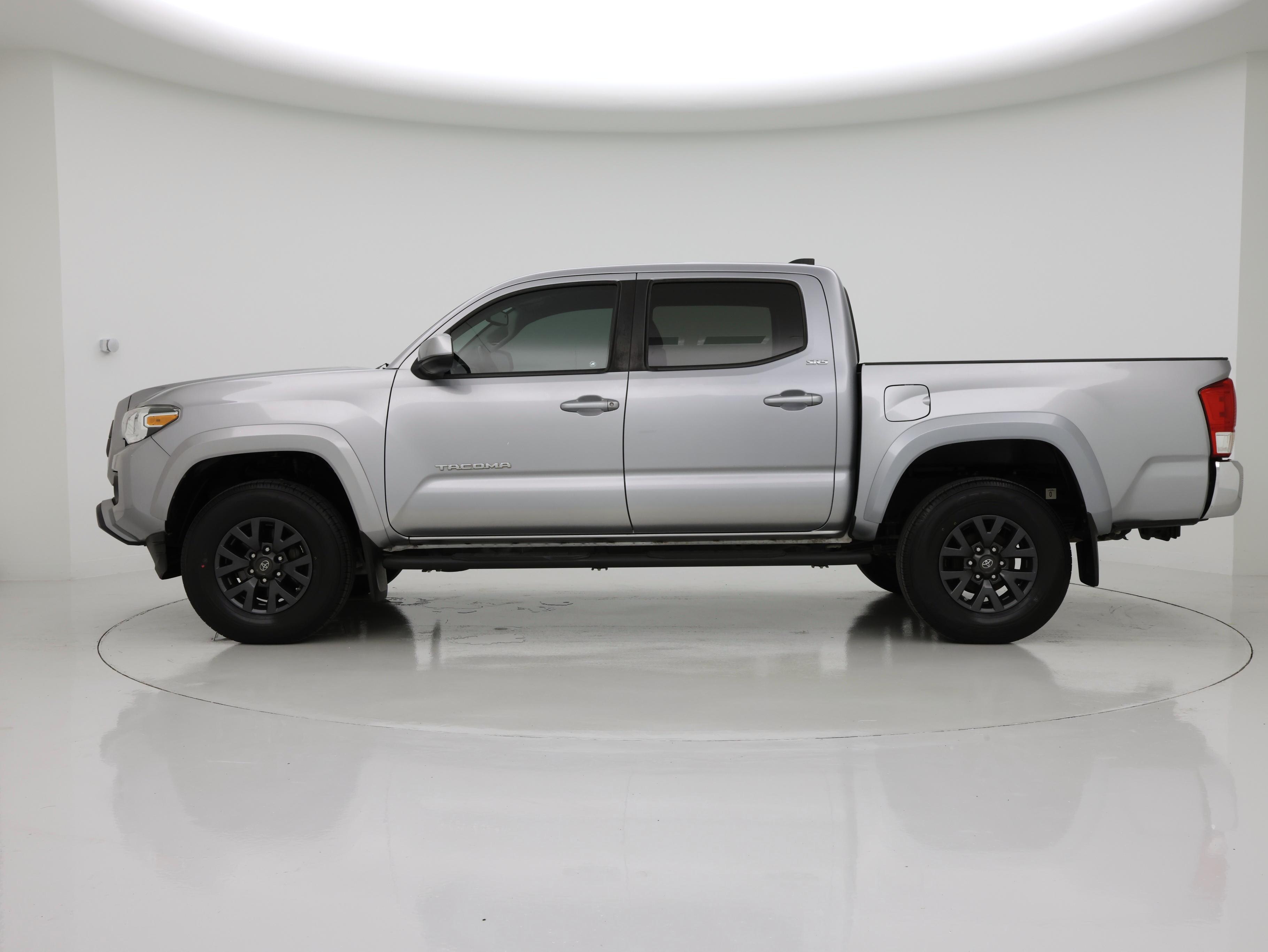Thumbnail: 2020 Toyota Tacoma - 3