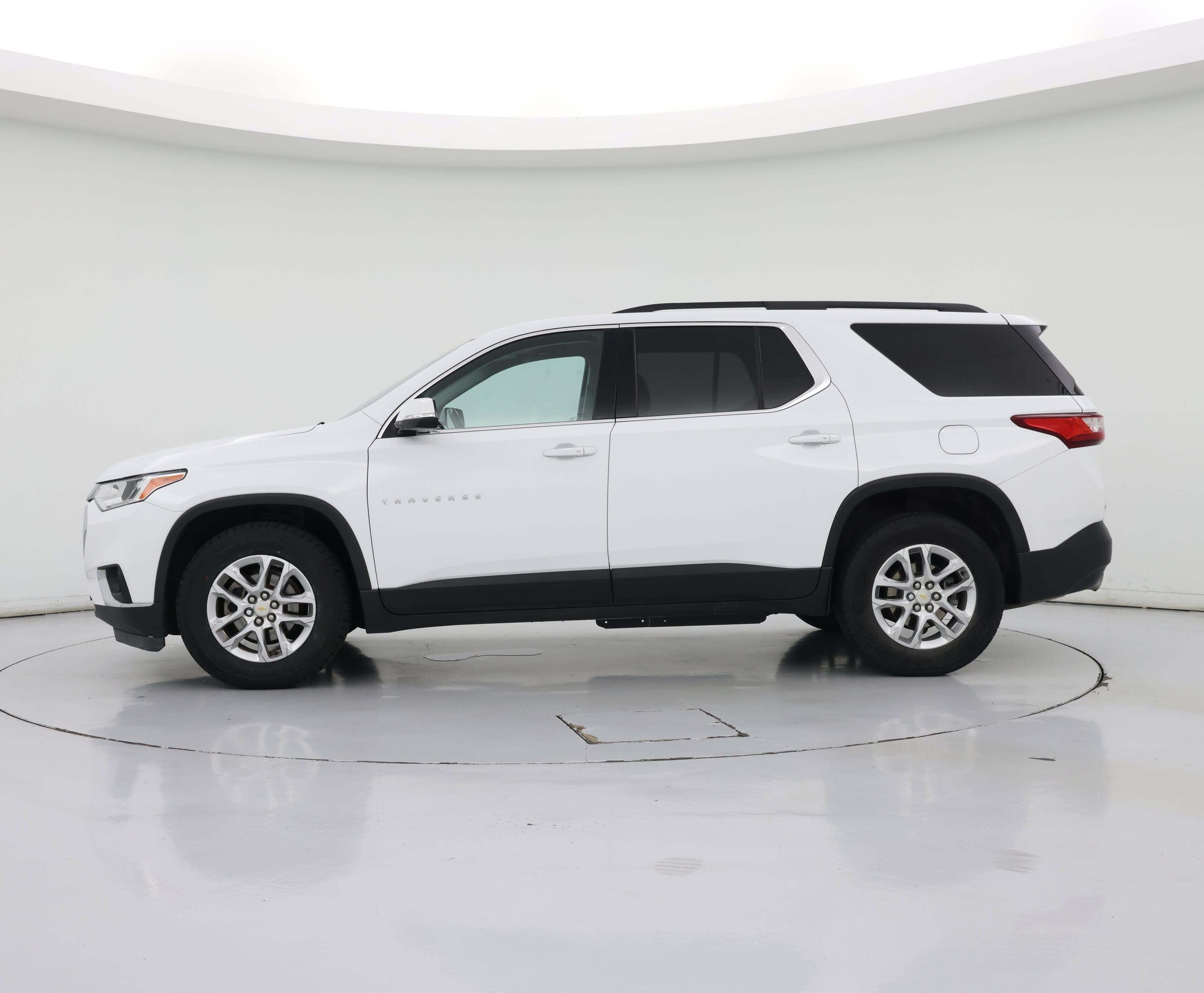 Thumbnail: 2019 Chevrolet Traverse - 3