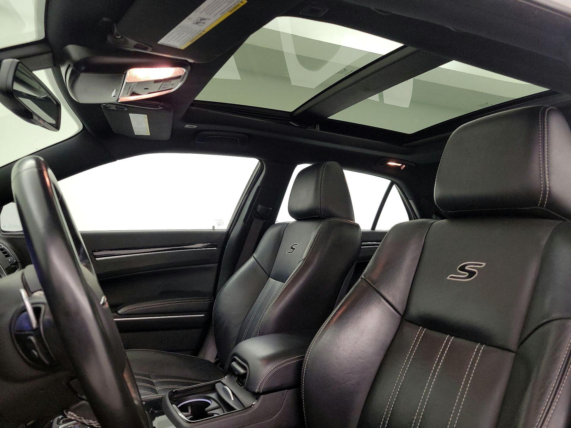Thumbnail: 2021 Chrysler 300 - 18