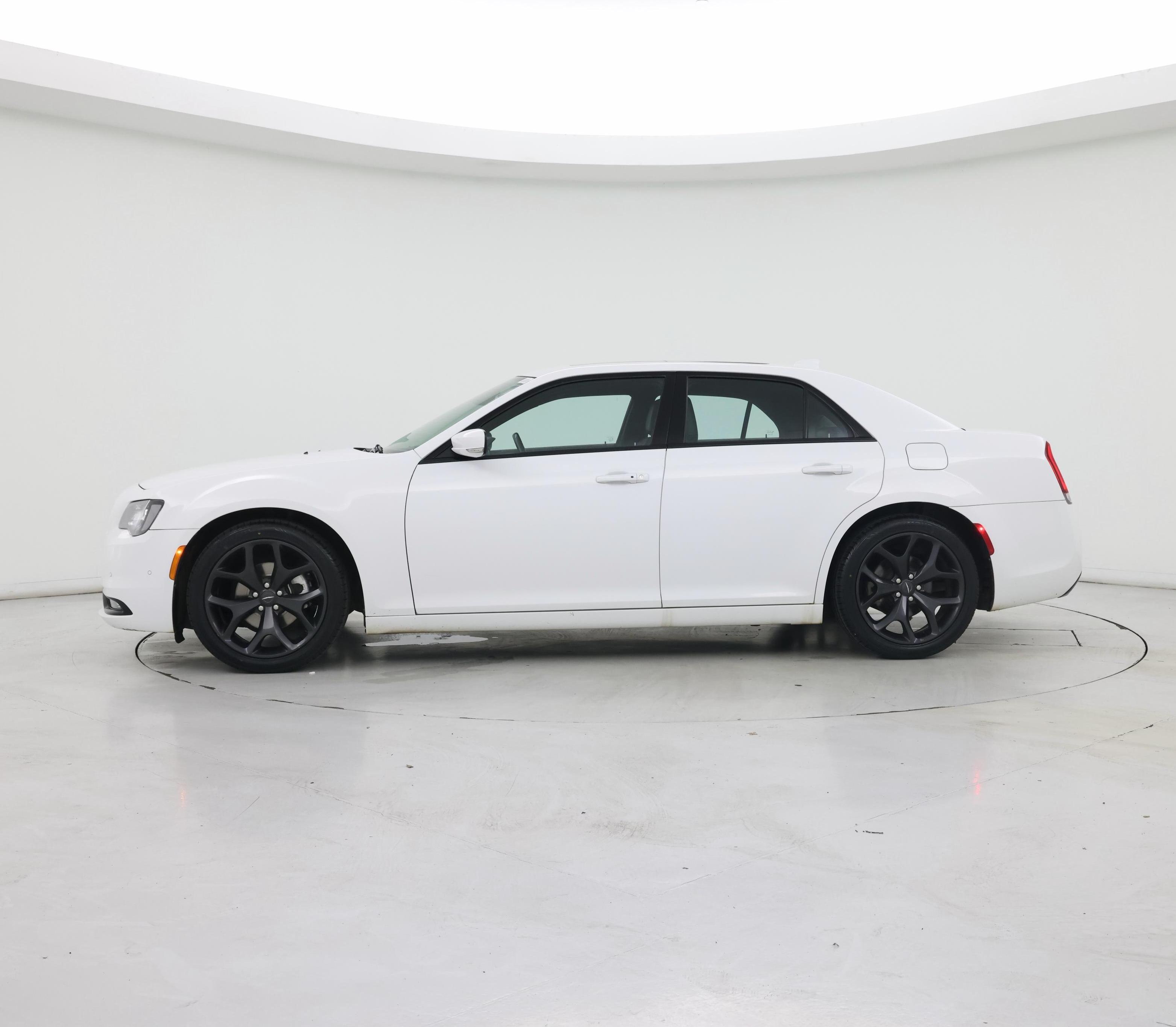 Thumbnail: 2021 Chrysler 300 - 3
