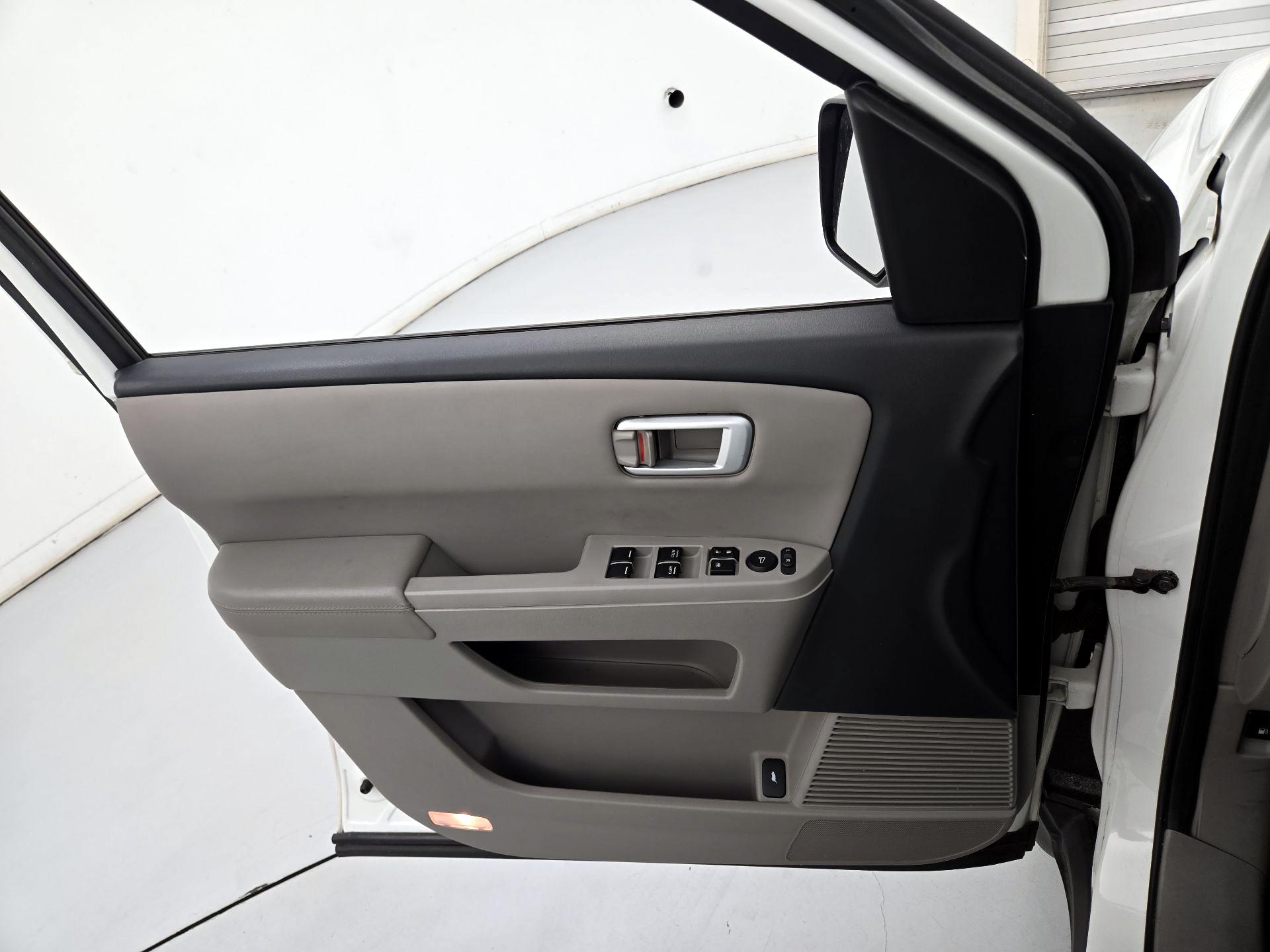 Thumbnail: 2014 Honda Pilot - 10