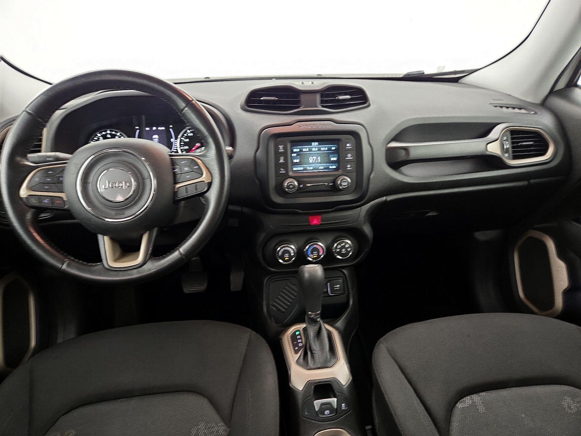 Thumbnail: 2016 Jeep Renegade - 9