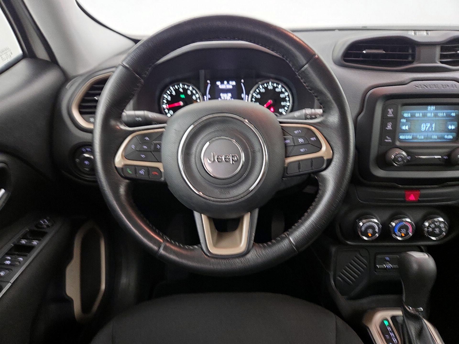 Thumbnail: 2016 Jeep Renegade - 10