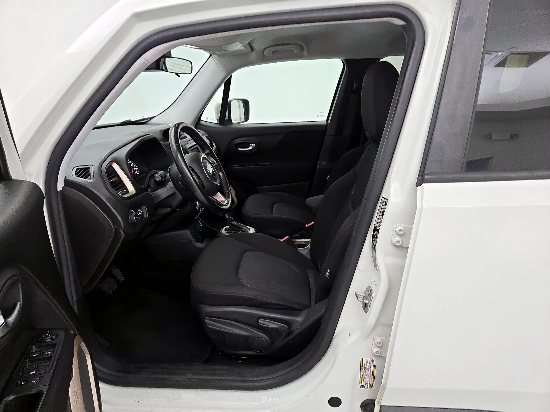 Thumbnail: 2016 Jeep Renegade - 11