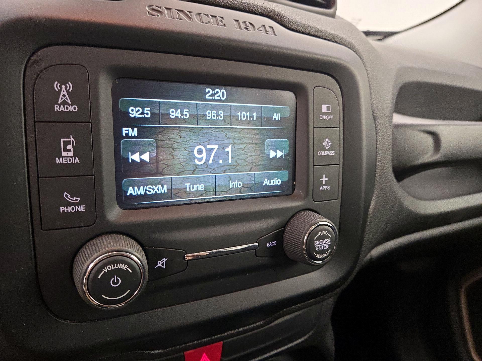 Thumbnail: 2016 Jeep Renegade - 15