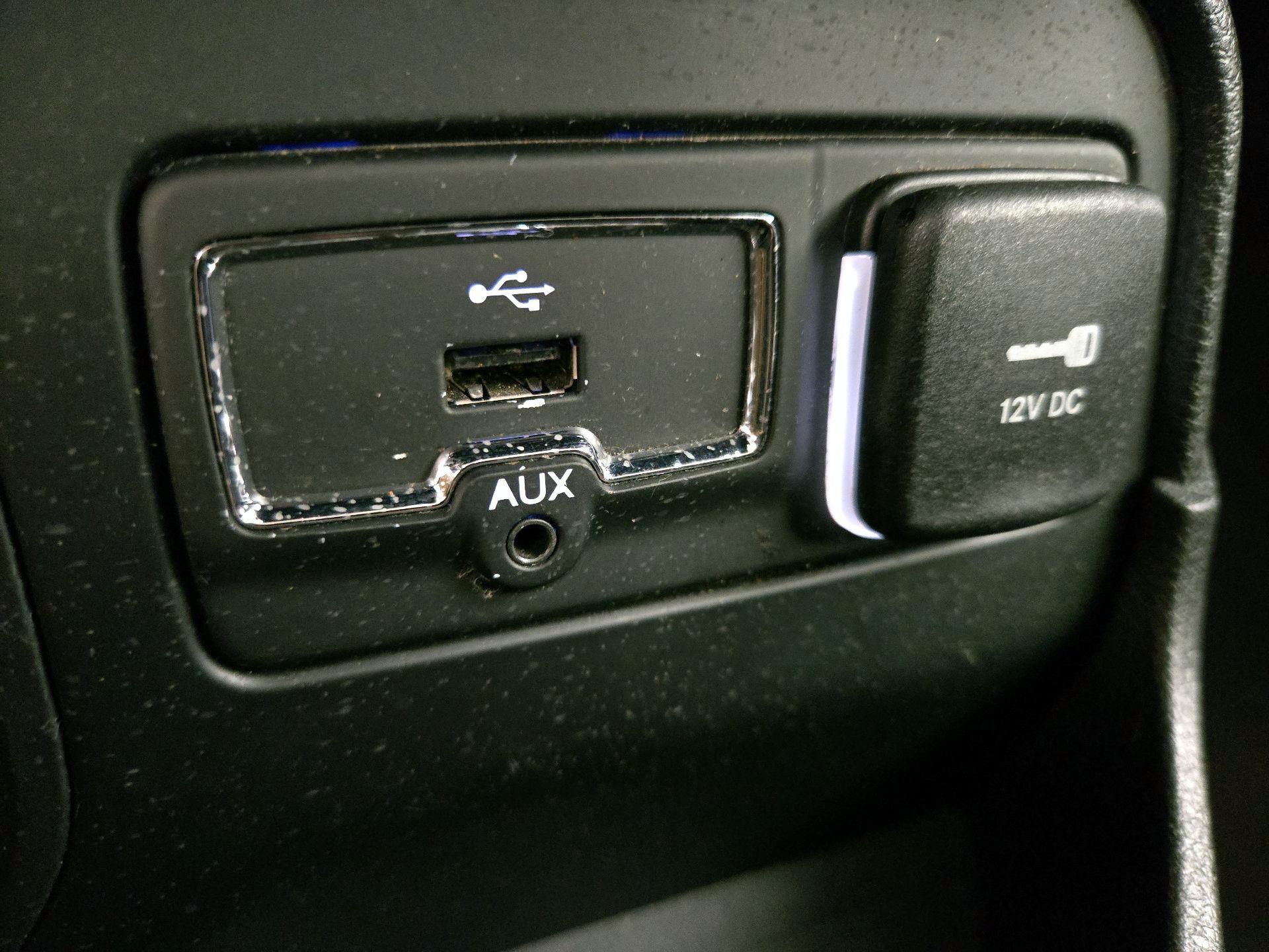 Thumbnail: 2016 Jeep Renegade - 18