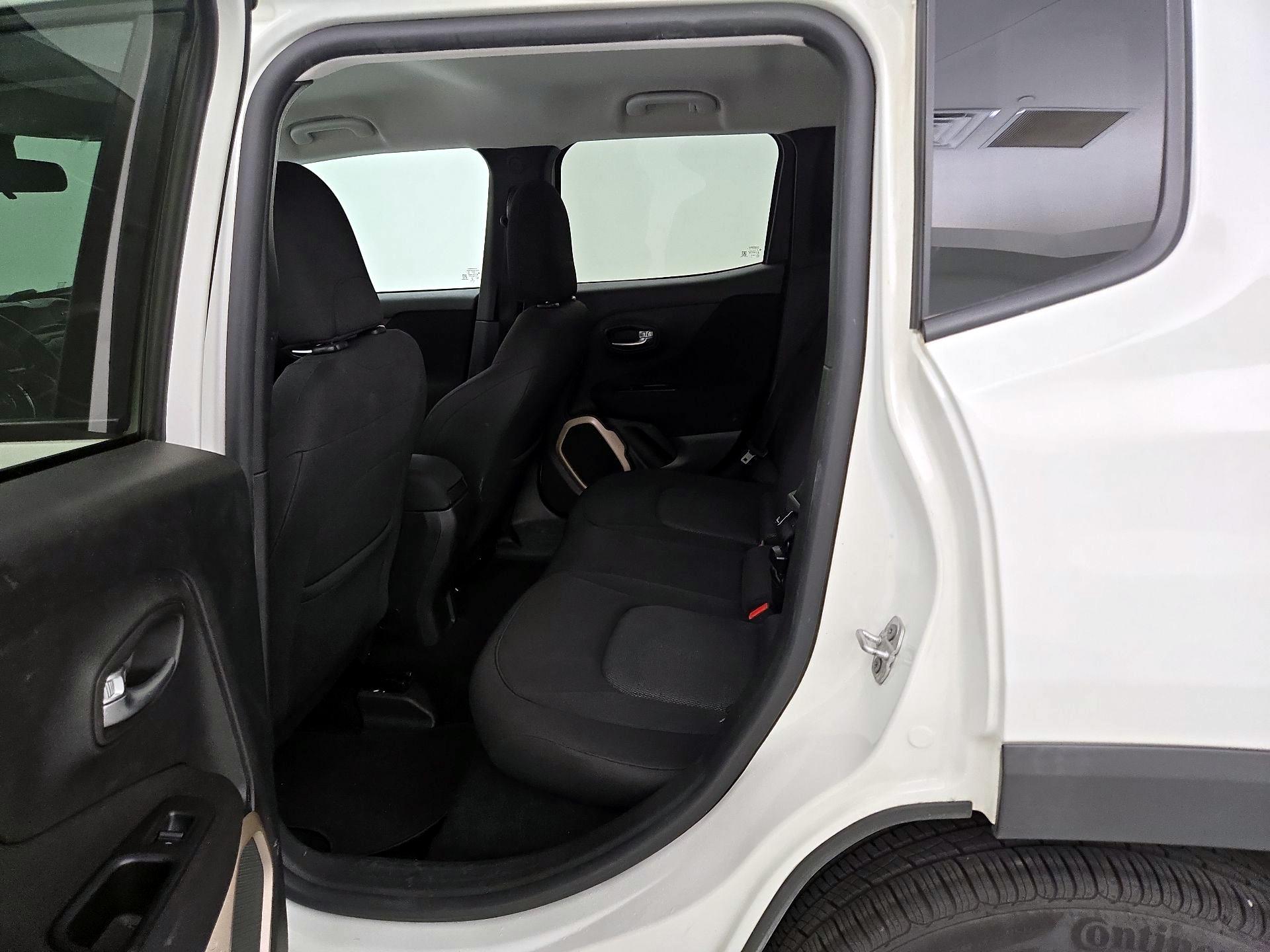 Thumbnail: 2016 Jeep Renegade - 19