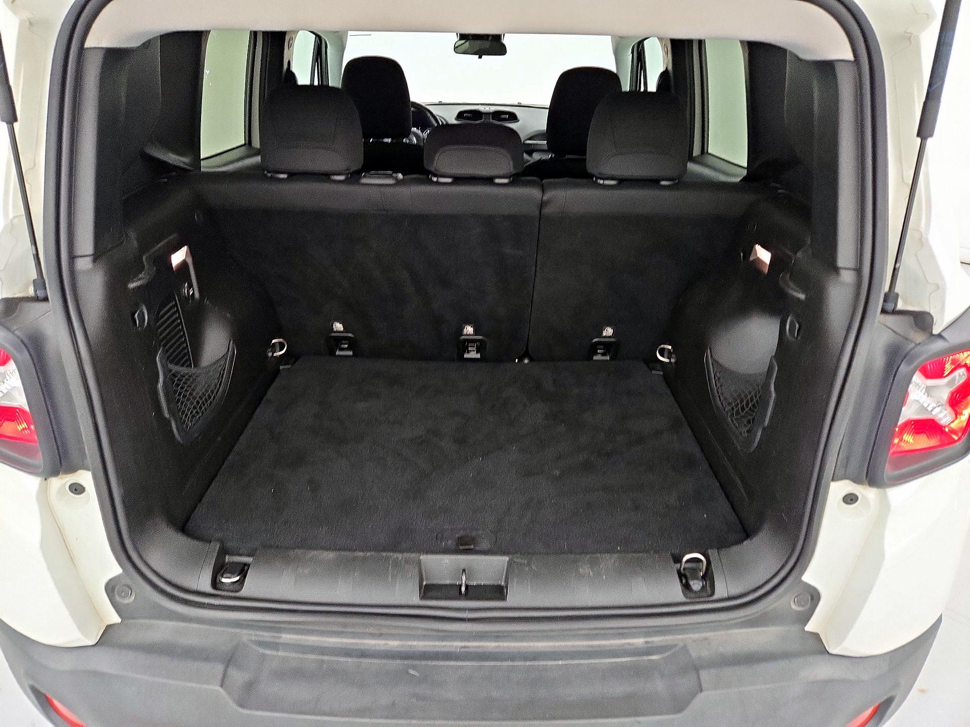 Thumbnail: 2016 Jeep Renegade - 20