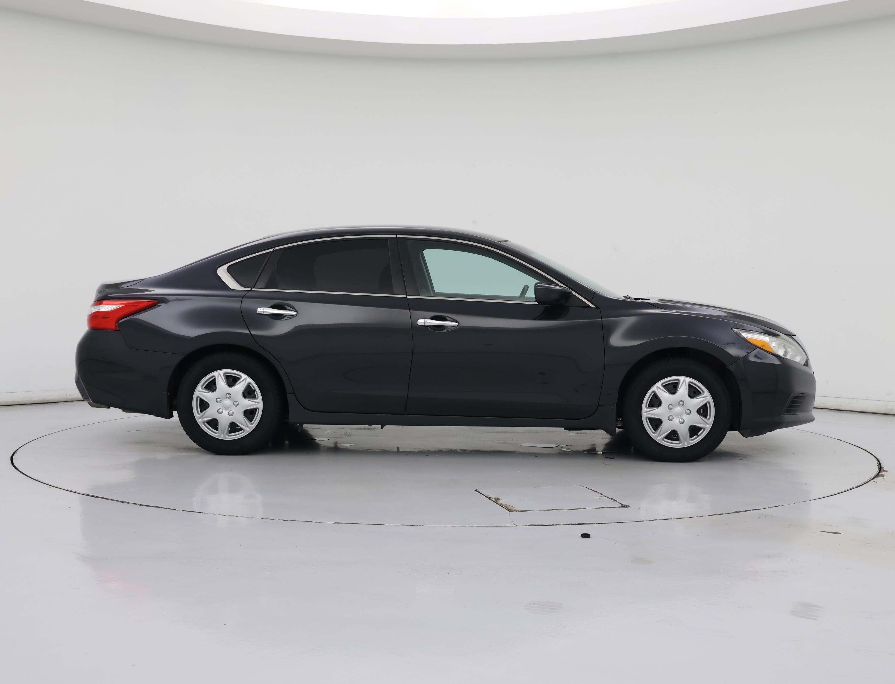Thumbnail: 2017 Nissan Altima - 7