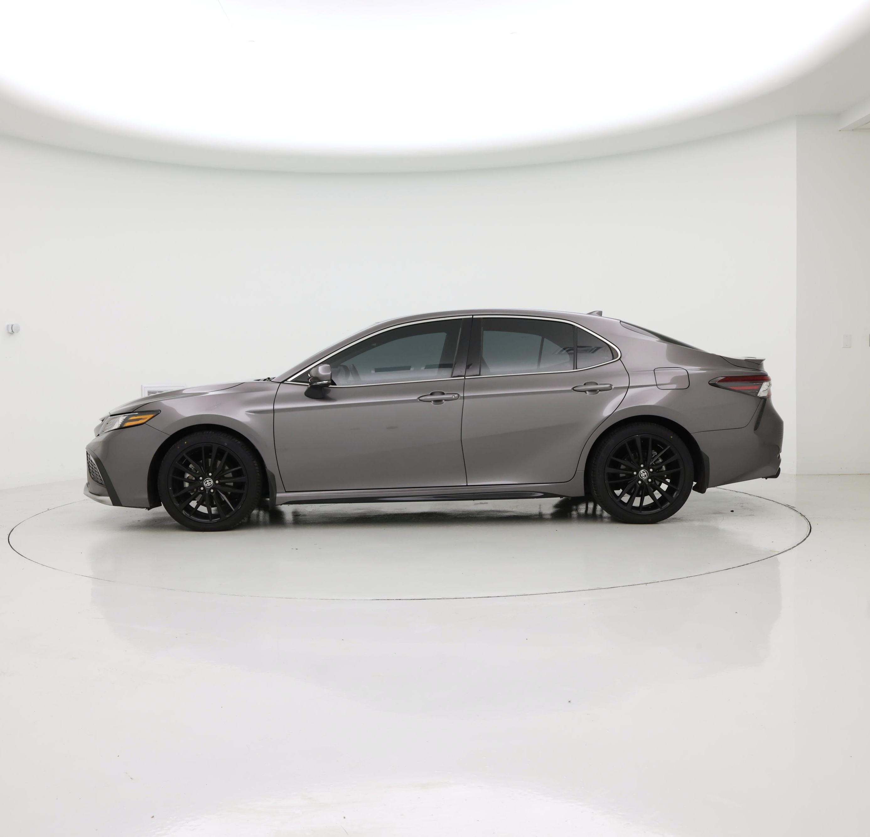 Thumbnail: 2022 Toyota Camry - 3