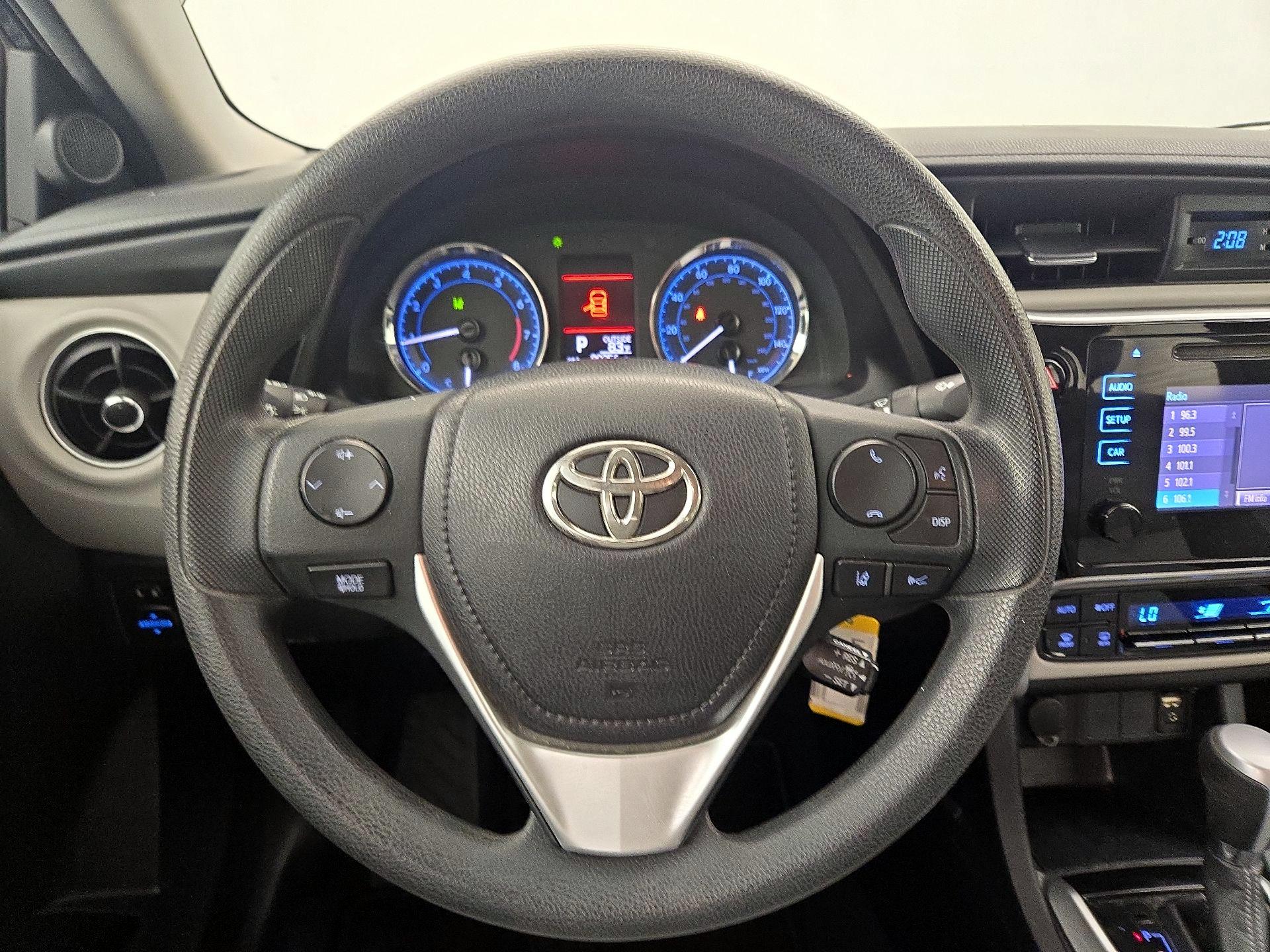 Thumbnail: 2017 Toyota Corolla - 10