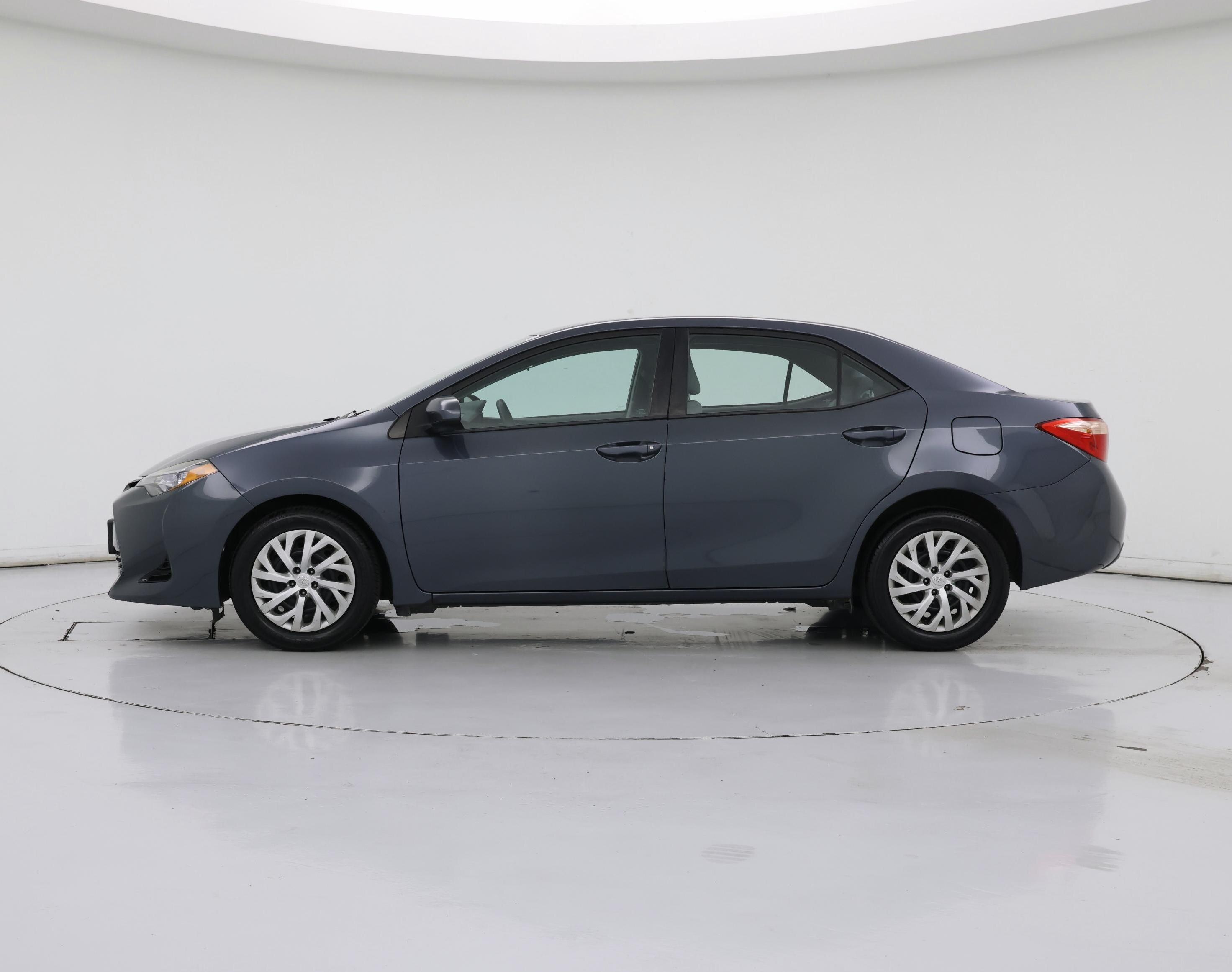 Thumbnail: 2017 Toyota Corolla - 3