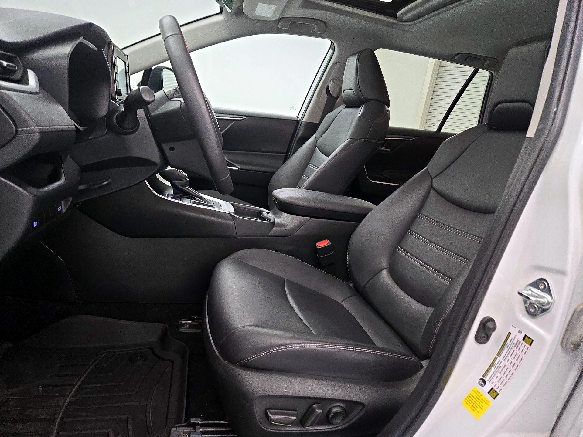 Thumbnail: 2021 Toyota RAV4 - 11