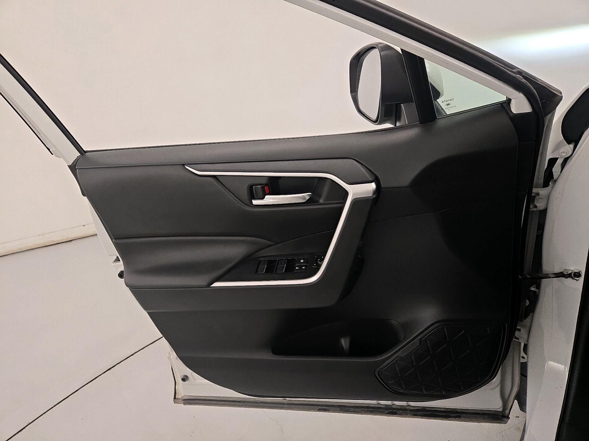 Thumbnail: 2021 Toyota RAV4 - 12