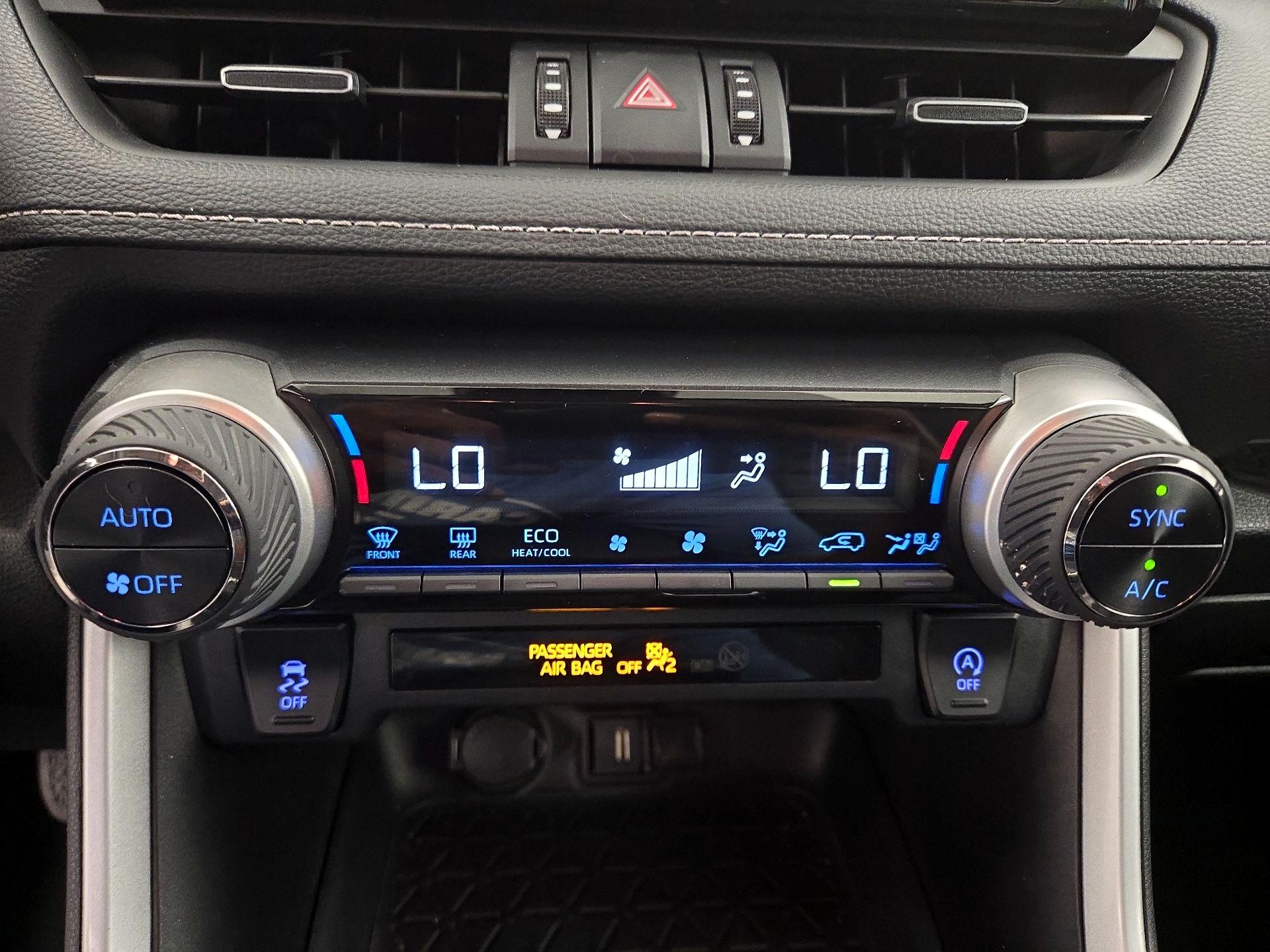 Thumbnail: 2021 Toyota RAV4 - 16