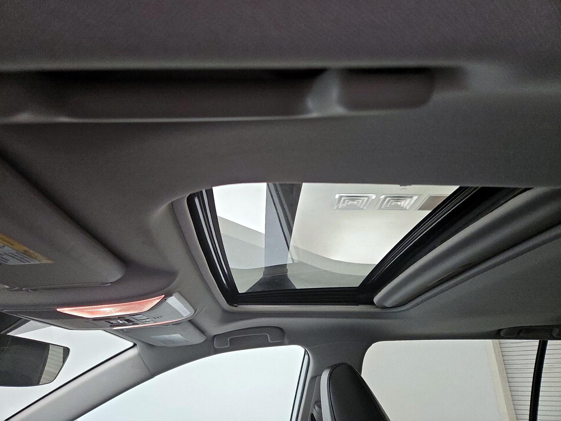 Thumbnail: 2021 Toyota RAV4 - 19