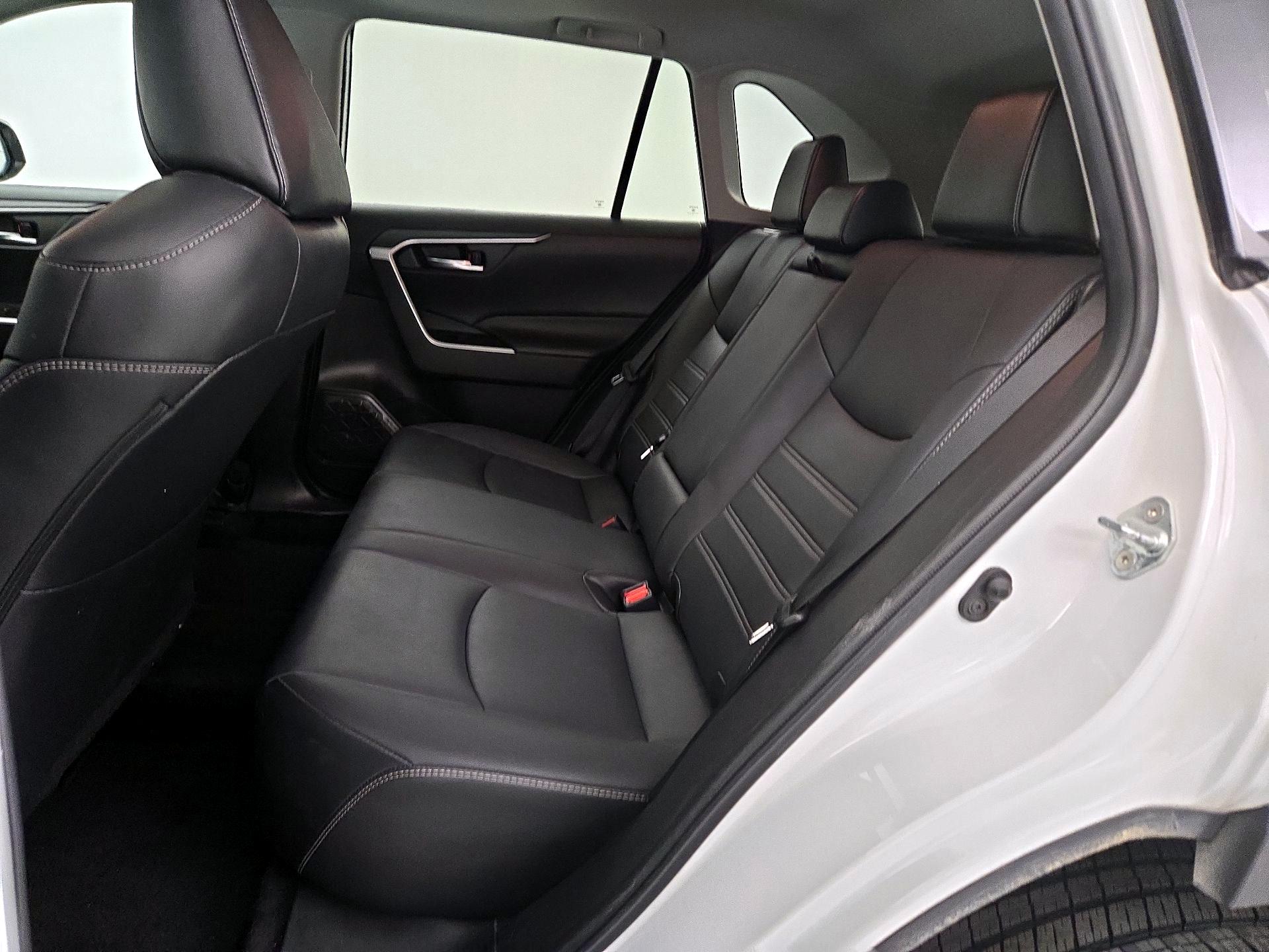 Thumbnail: 2021 Toyota RAV4 - 20