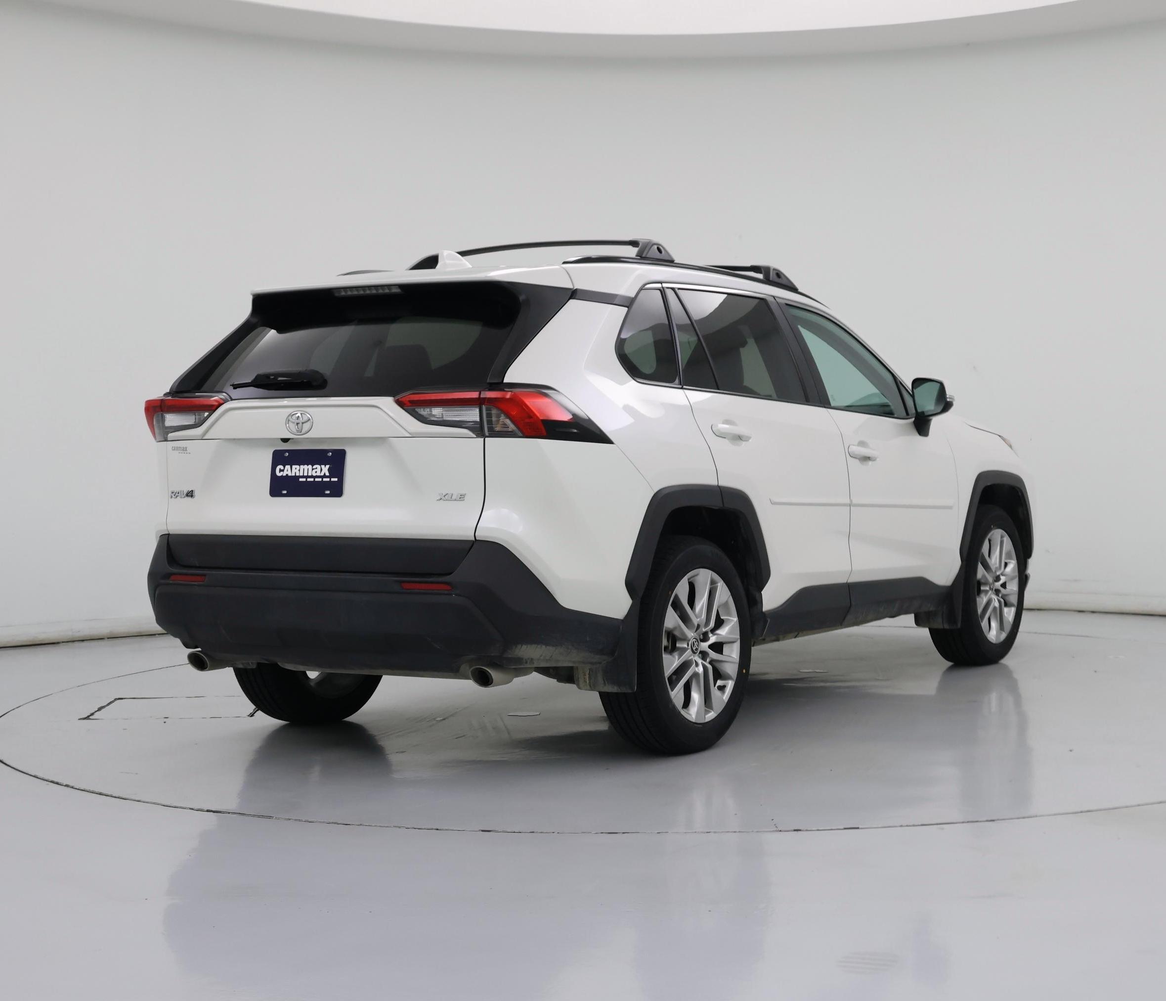 Thumbnail: 2021 Toyota RAV4 - 8