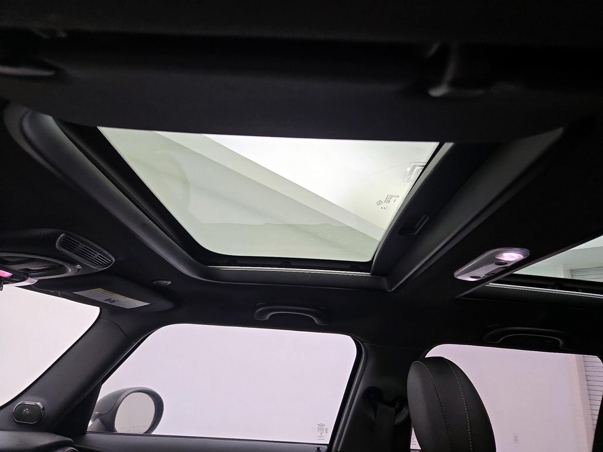 Thumbnail: 2017 MINI Cooper - 18
