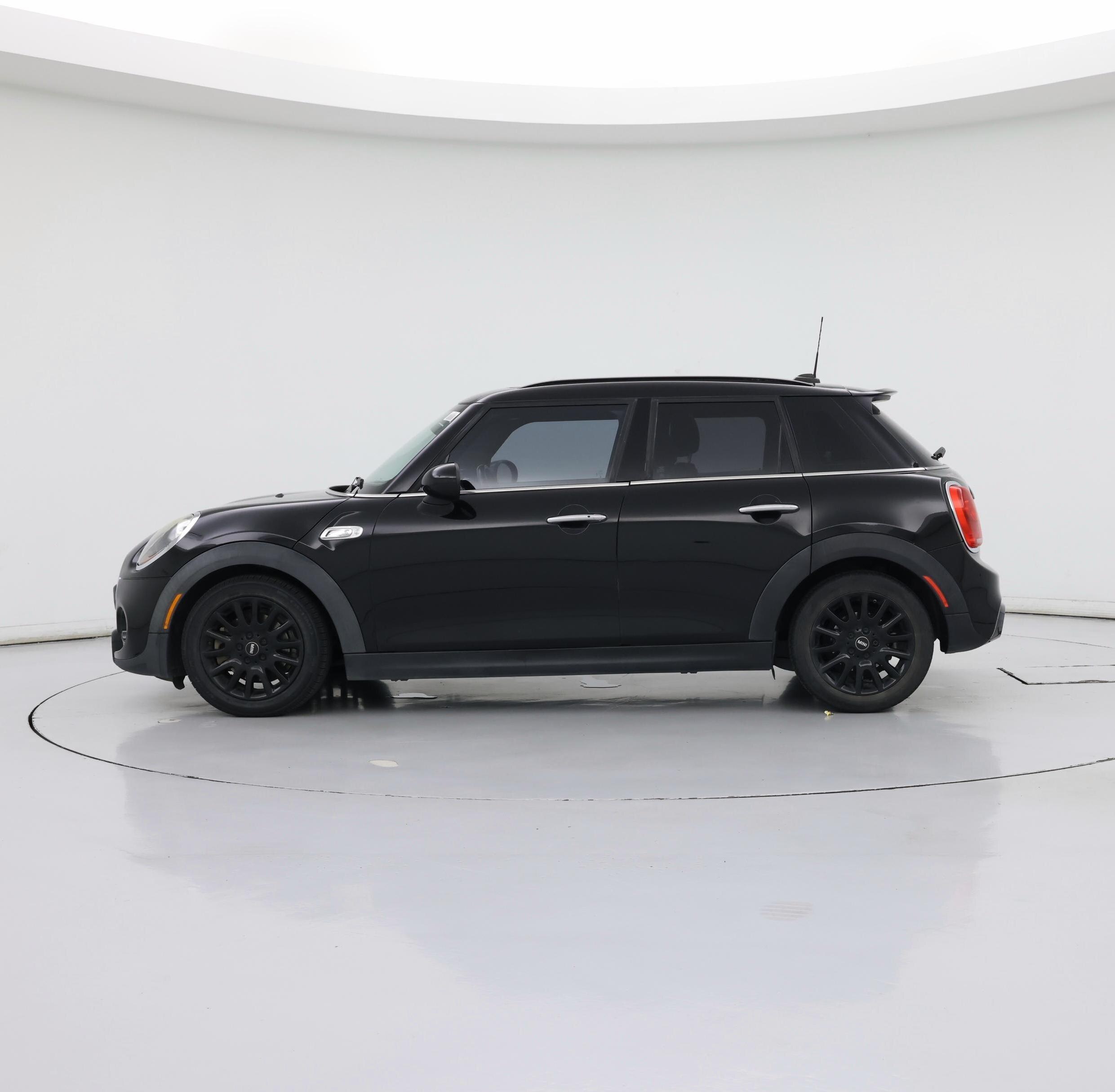 Thumbnail: 2017 MINI Cooper - 3