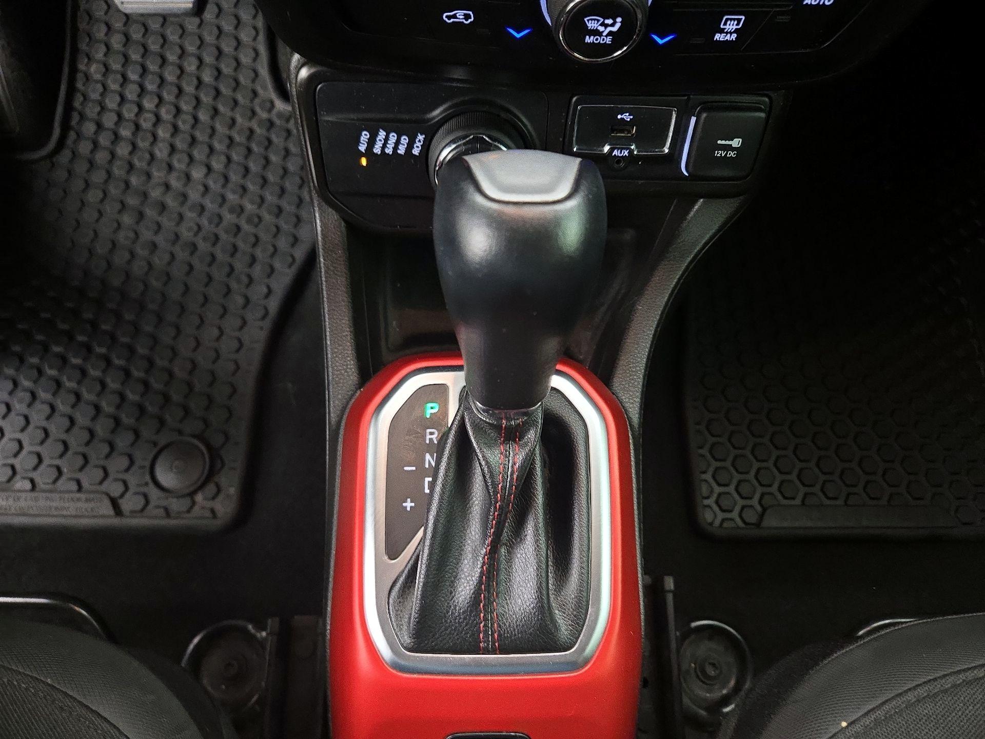 Thumbnail: 2020 Jeep Renegade - 17