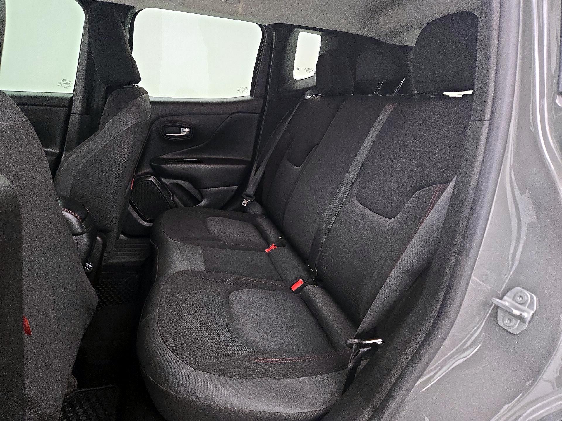 Thumbnail: 2020 Jeep Renegade - 19