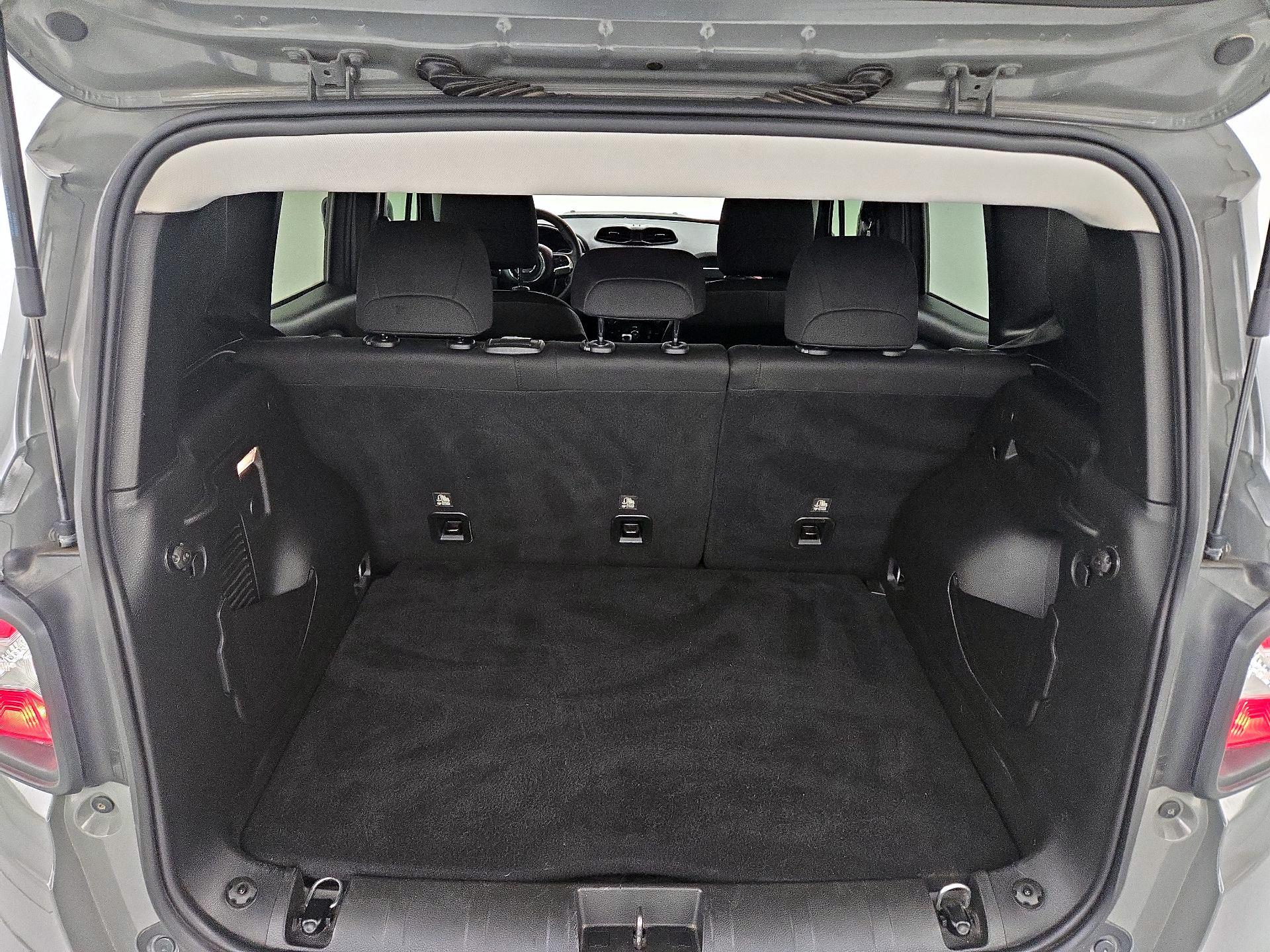 Thumbnail: 2020 Jeep Renegade - 20