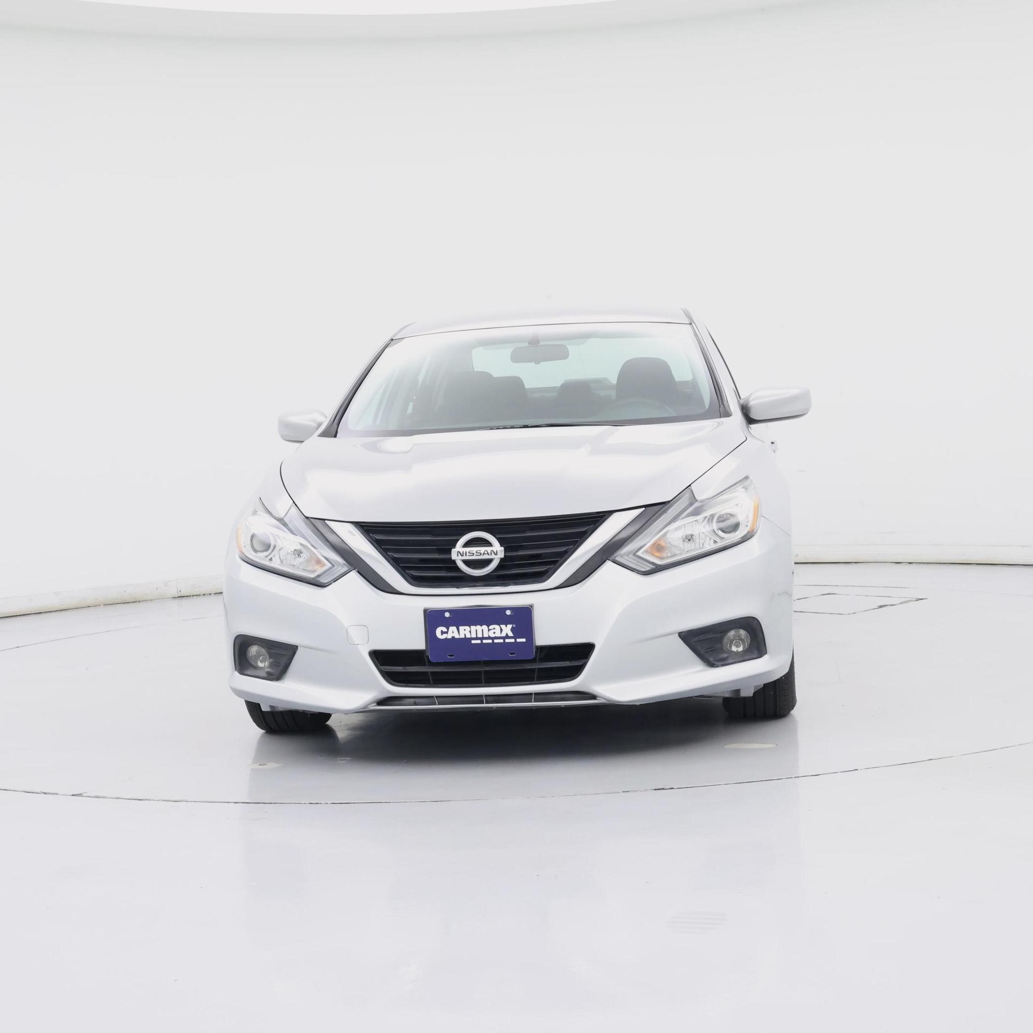 Thumbnail: 2017 Nissan Altima - 5
