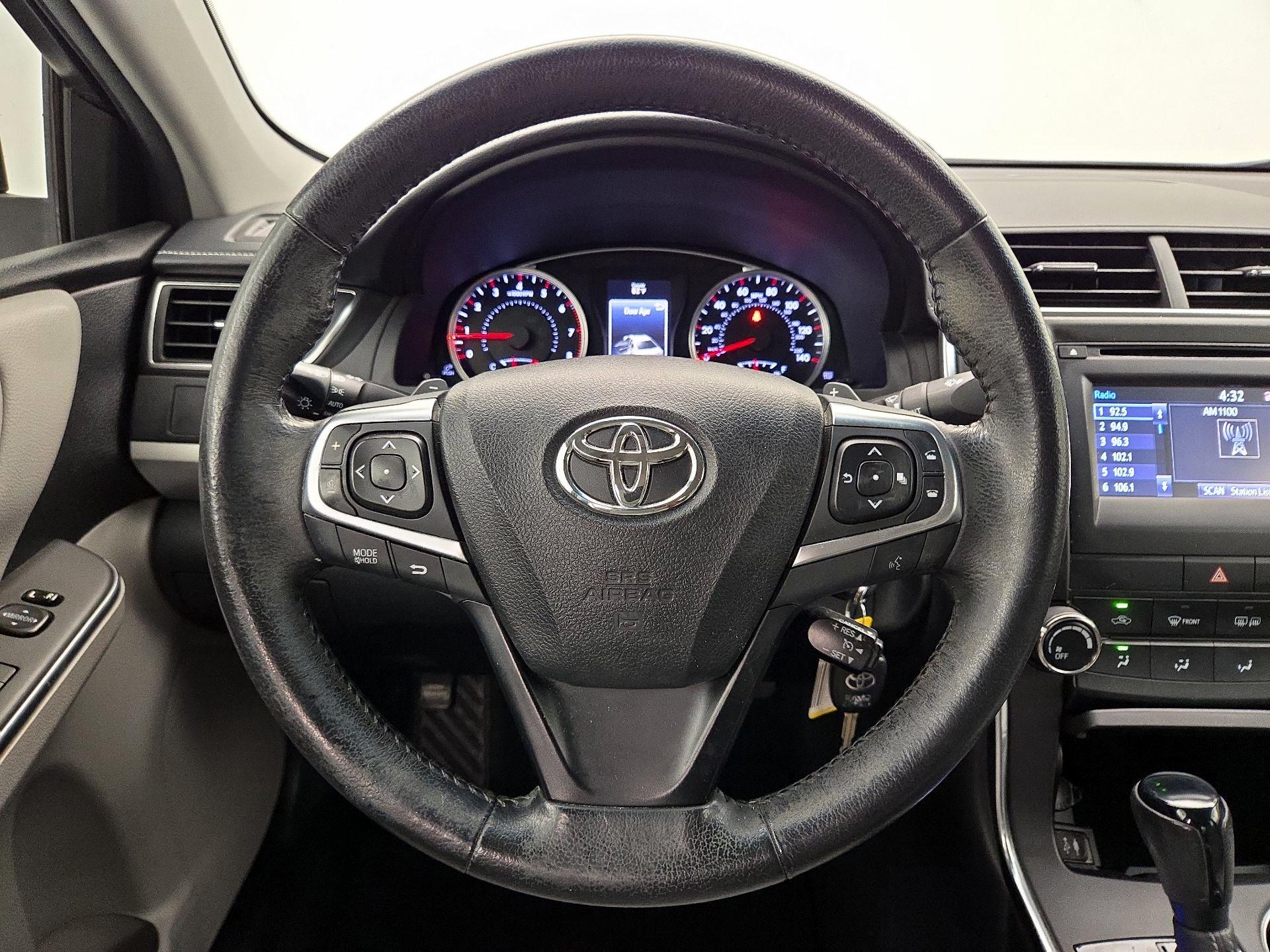 Thumbnail: 2016 Toyota Camry - 10