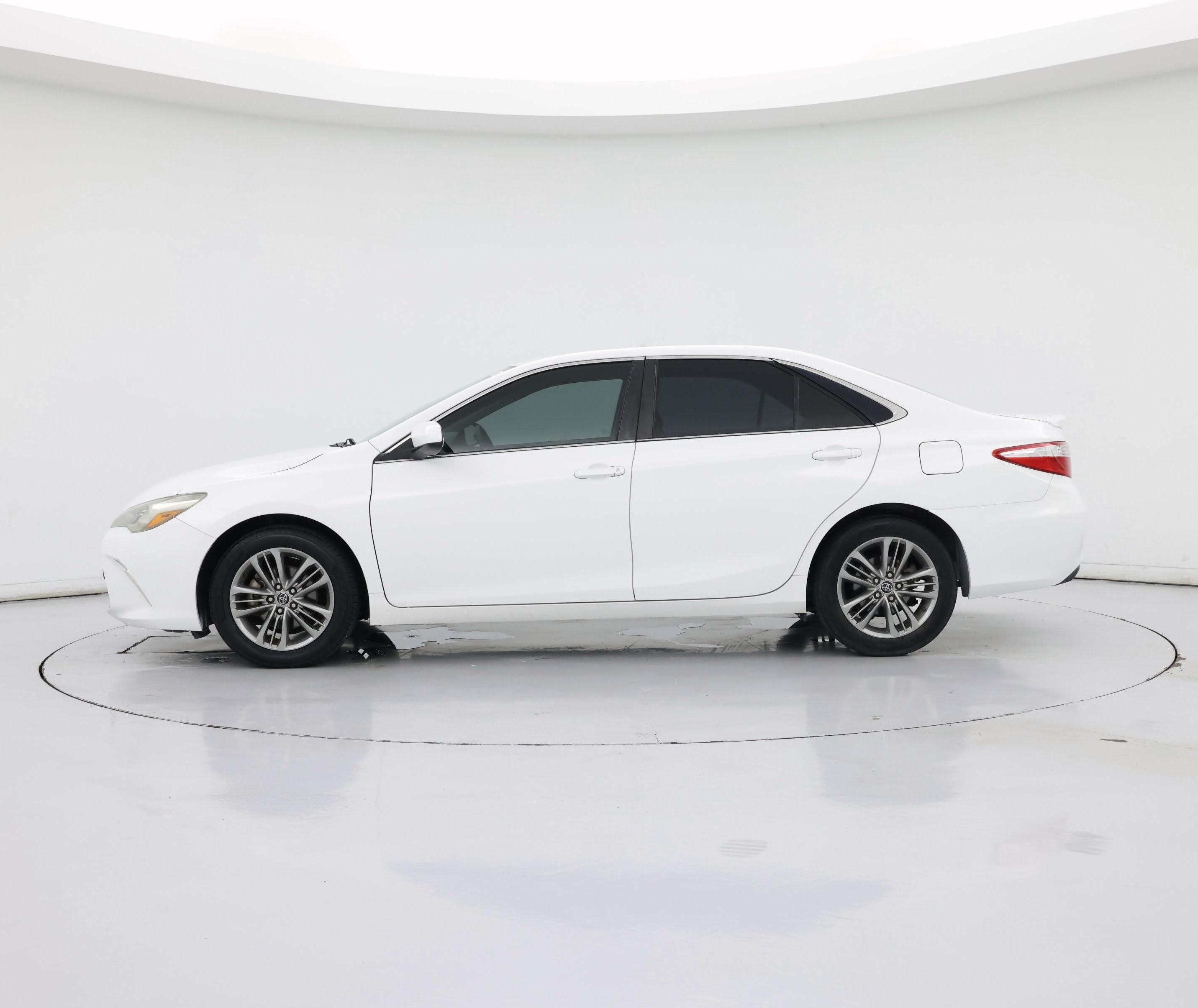 Thumbnail: 2016 Toyota Camry - 3