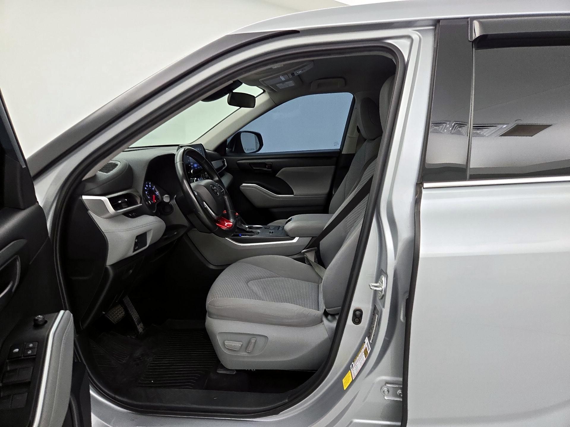 Thumbnail: 2021 Toyota Highlander - 11