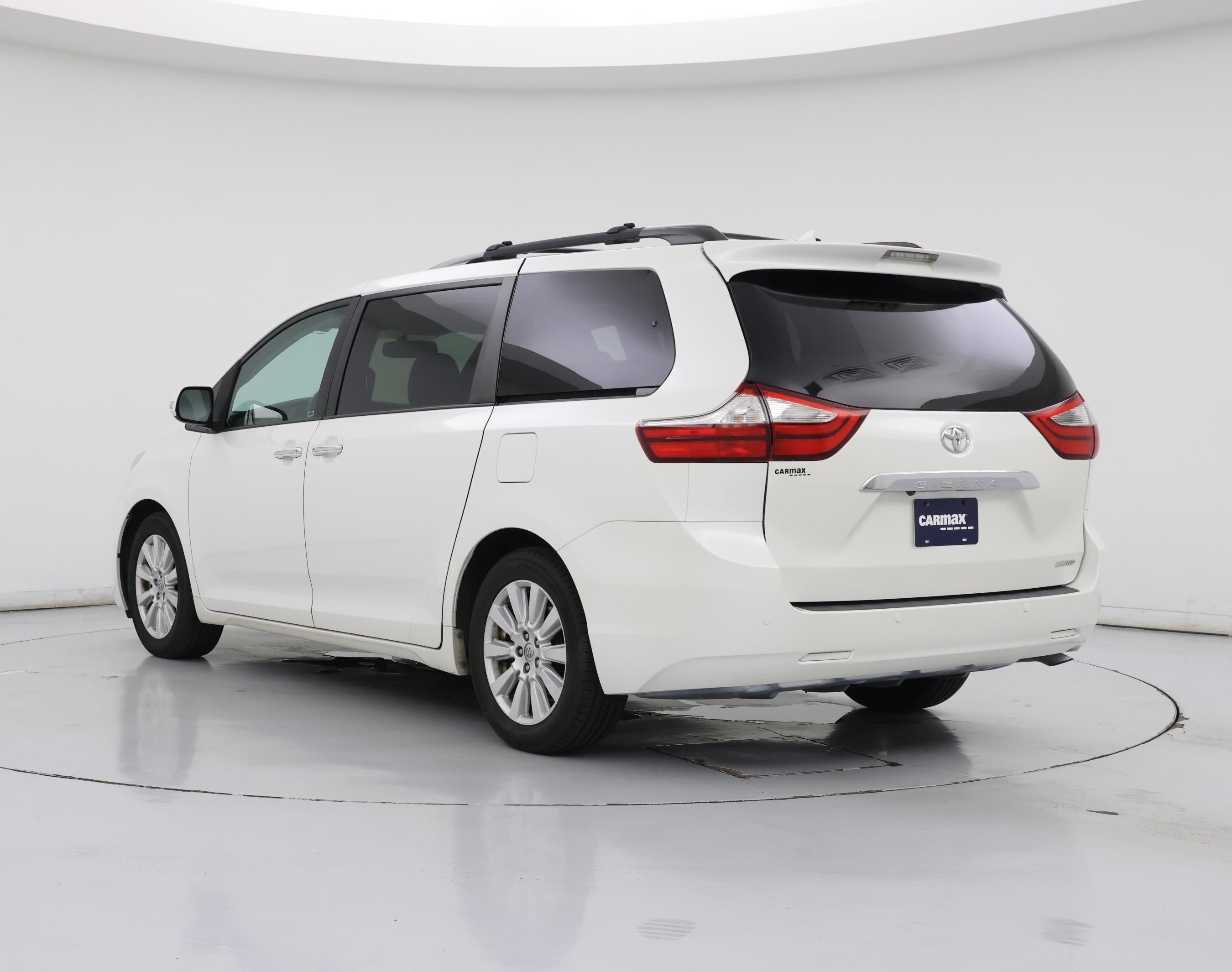 Thumbnail: 2017 Toyota Sienna - 2