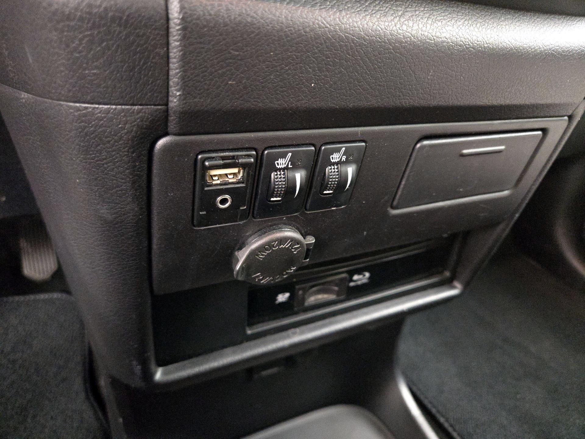 Thumbnail: 2017 Toyota Sienna - 19