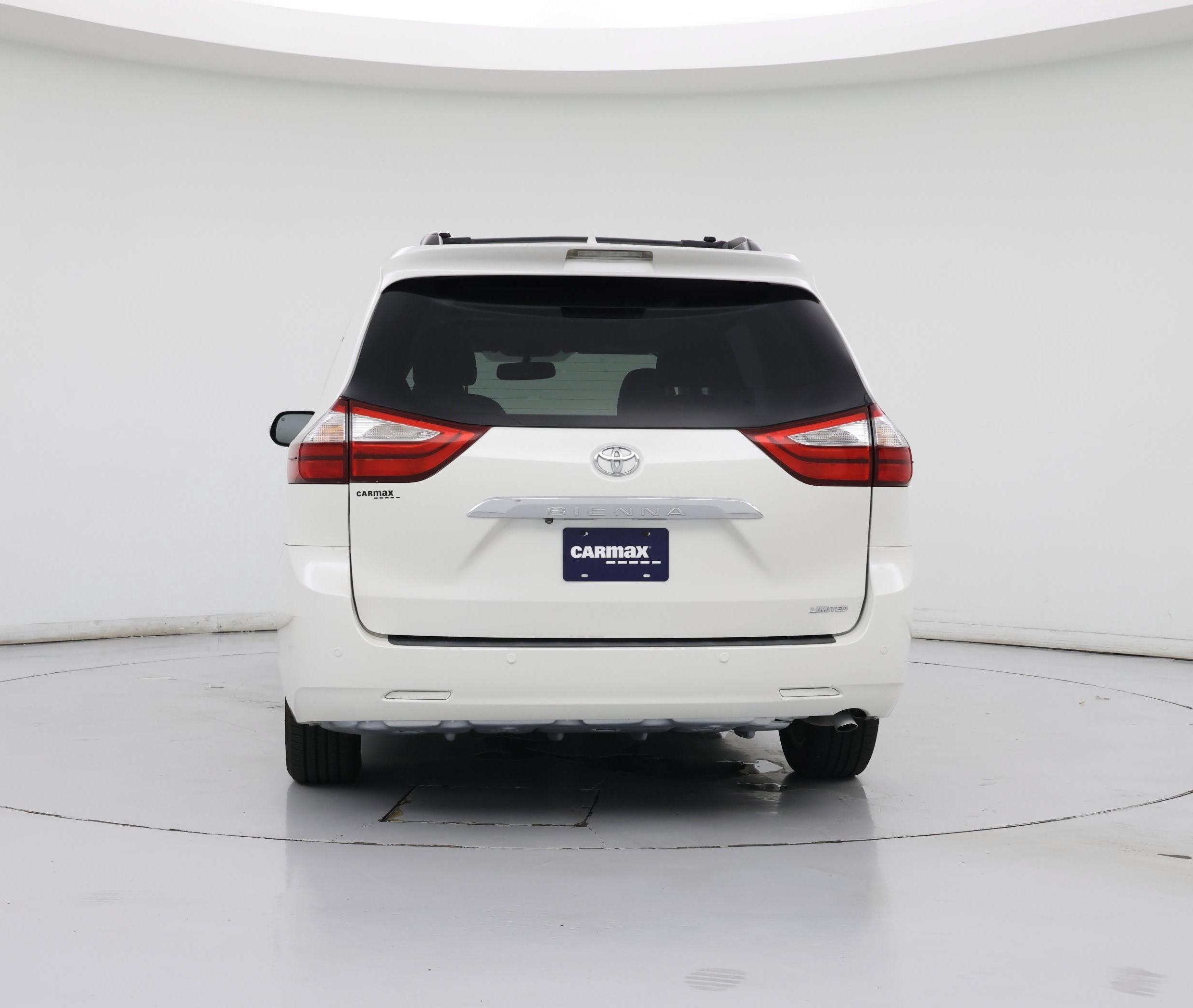 Thumbnail: 2017 Toyota Sienna - 6
