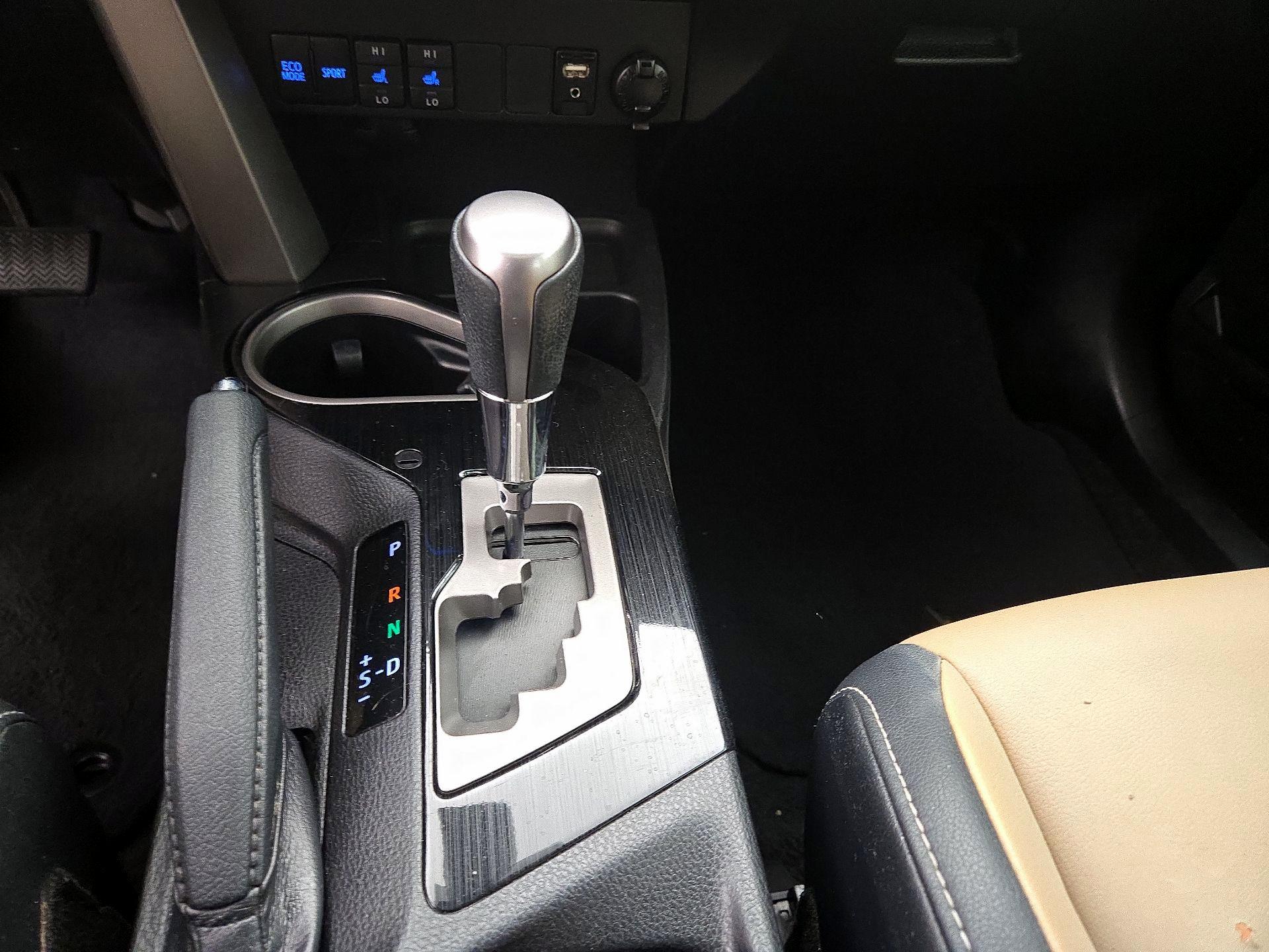 Thumbnail: 2018 Toyota RAV4 - 17