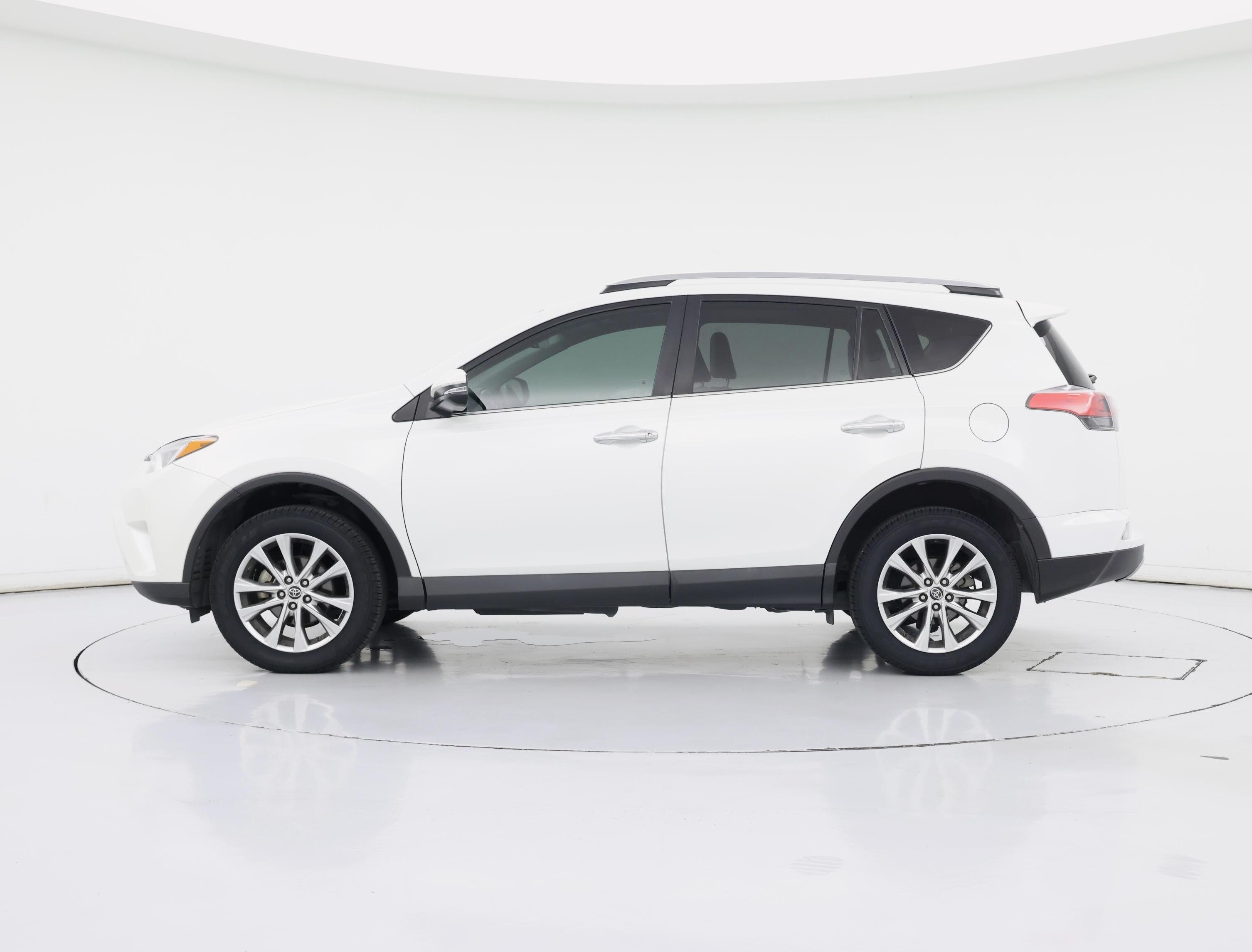Thumbnail: 2018 Toyota RAV4 - 3