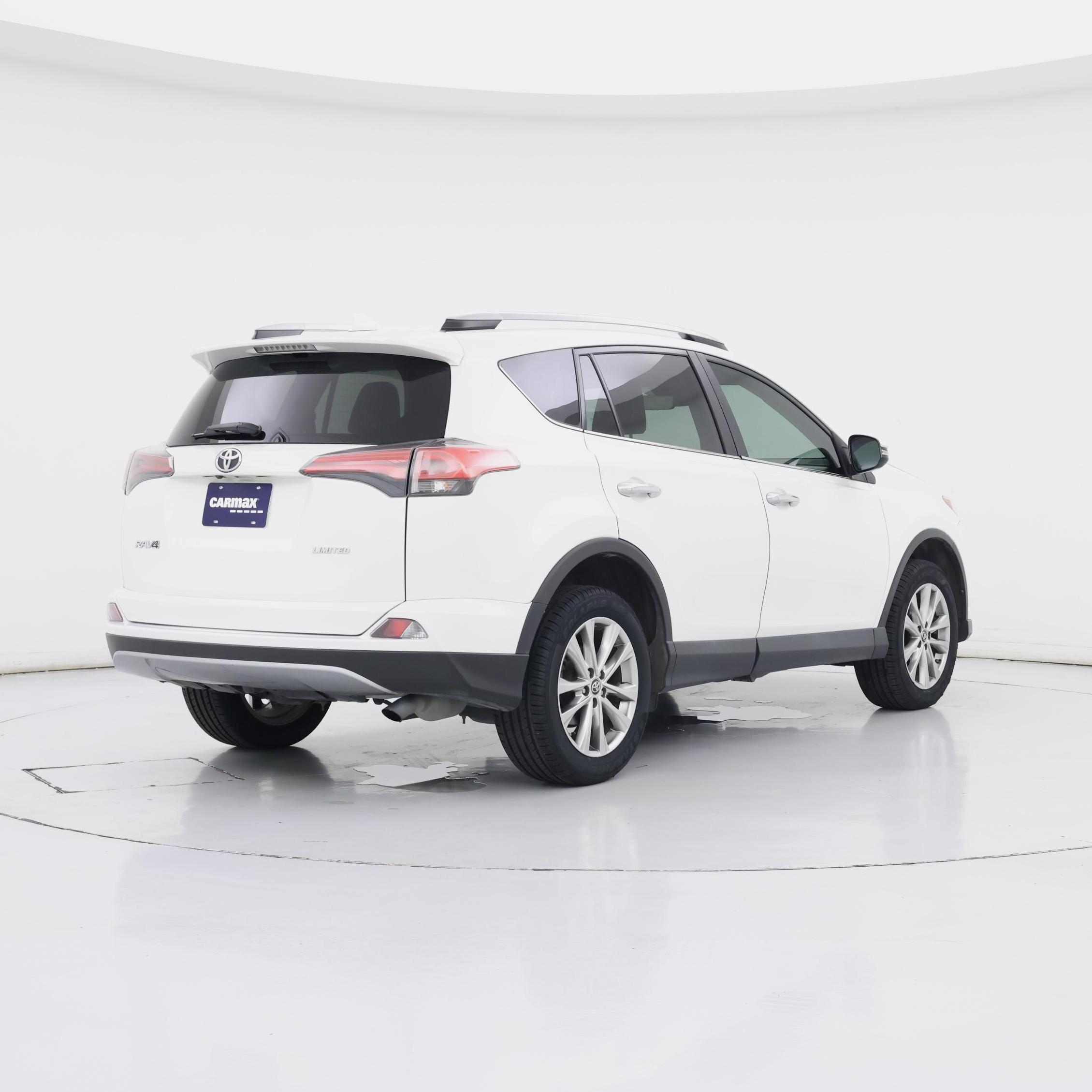 Thumbnail: 2018 Toyota RAV4 - 8