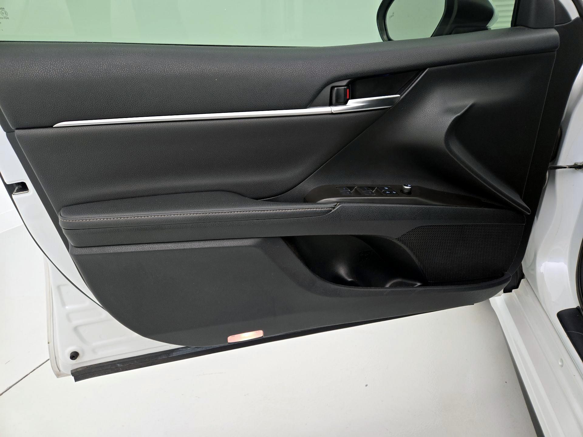 Thumbnail: 2021 Toyota Camry - 12