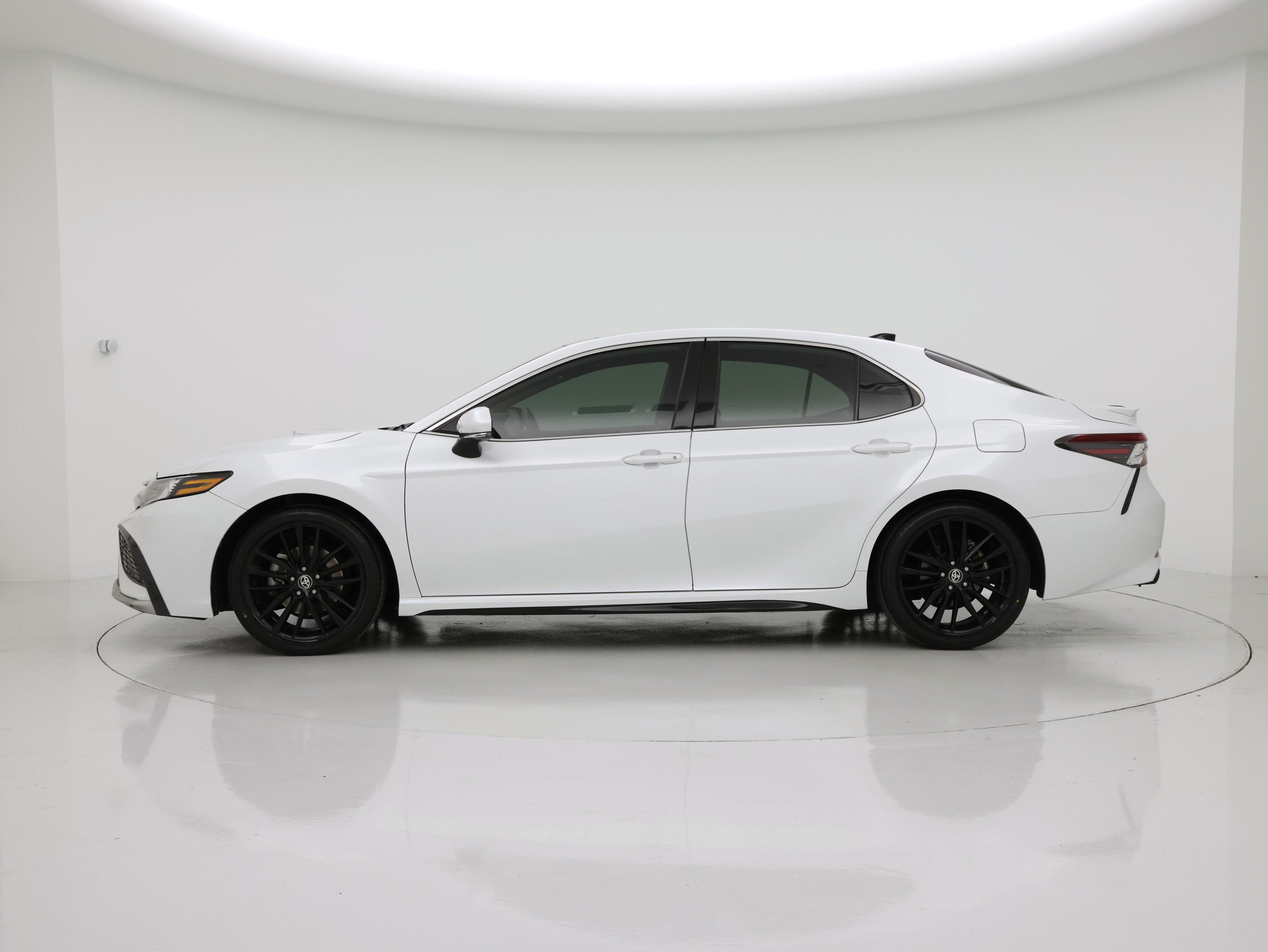 Thumbnail: 2021 Toyota Camry - 3