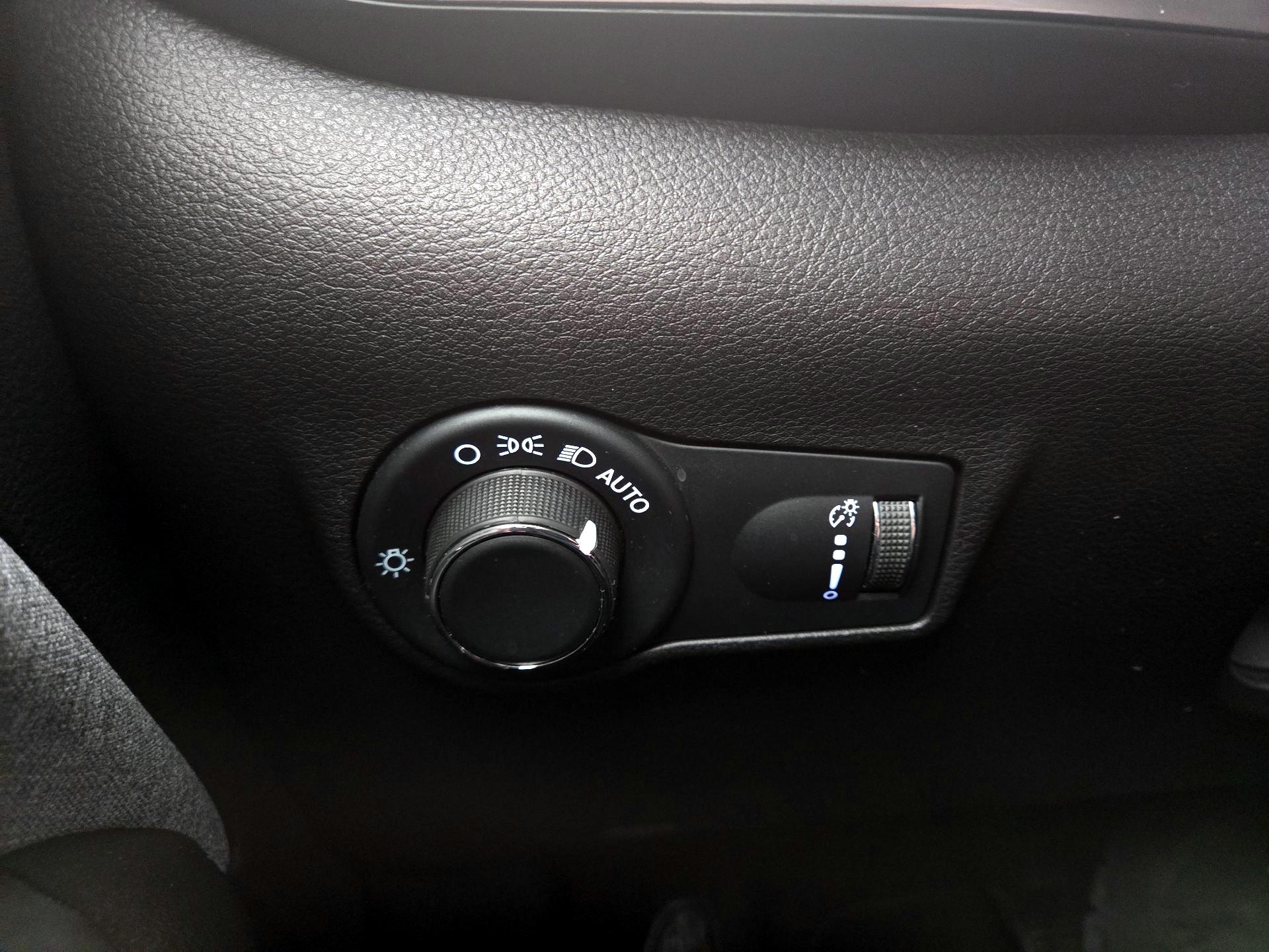 Thumbnail: 2023 Jeep Compass - 13
