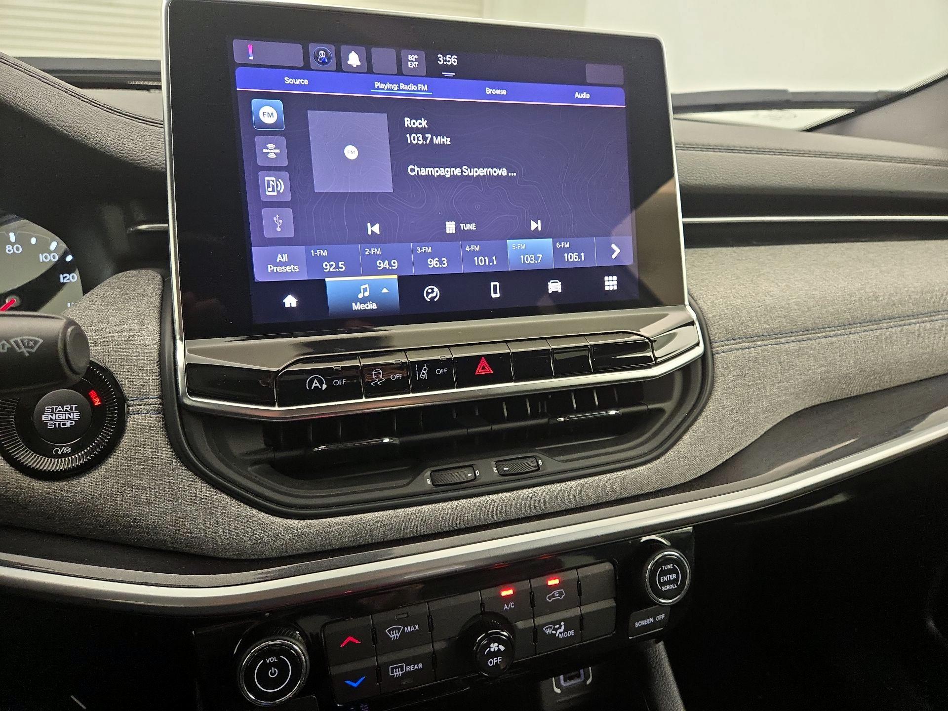 Thumbnail: 2023 Jeep Compass - 15