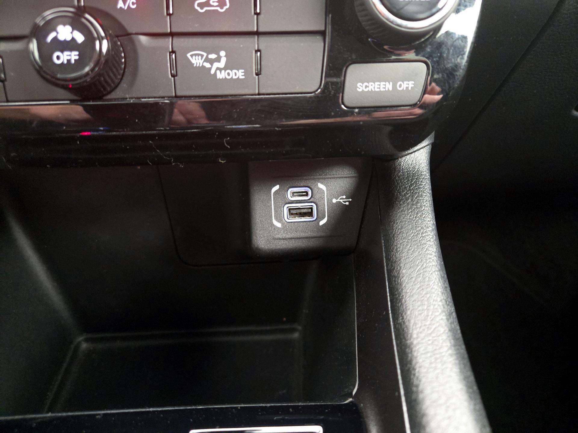 Thumbnail: 2023 Jeep Compass - 18